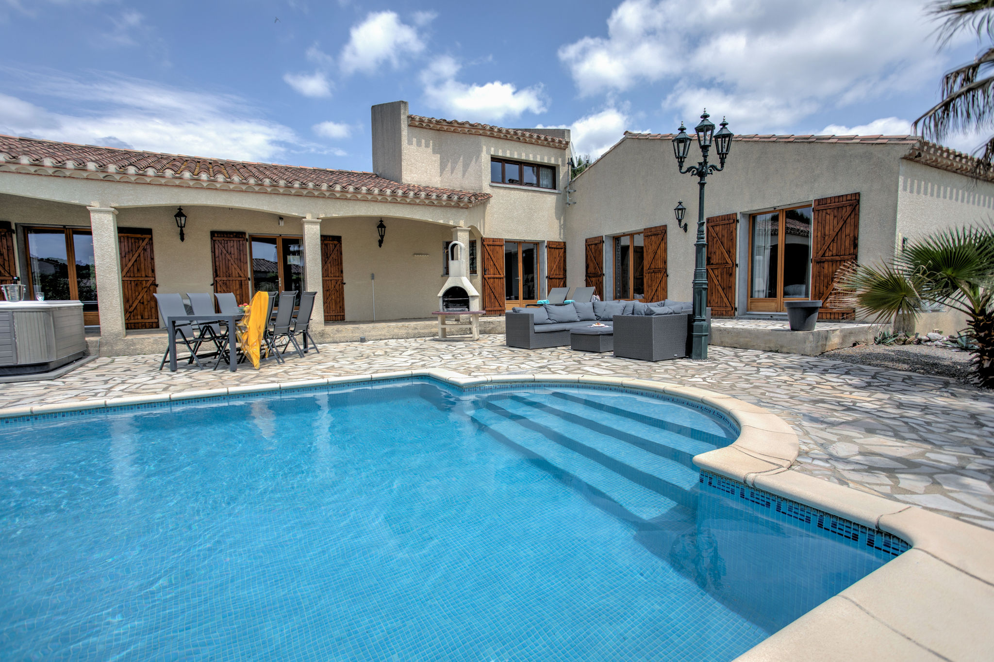Moderne Villa in Félines-Minervois mit eigenem Swimmingpool