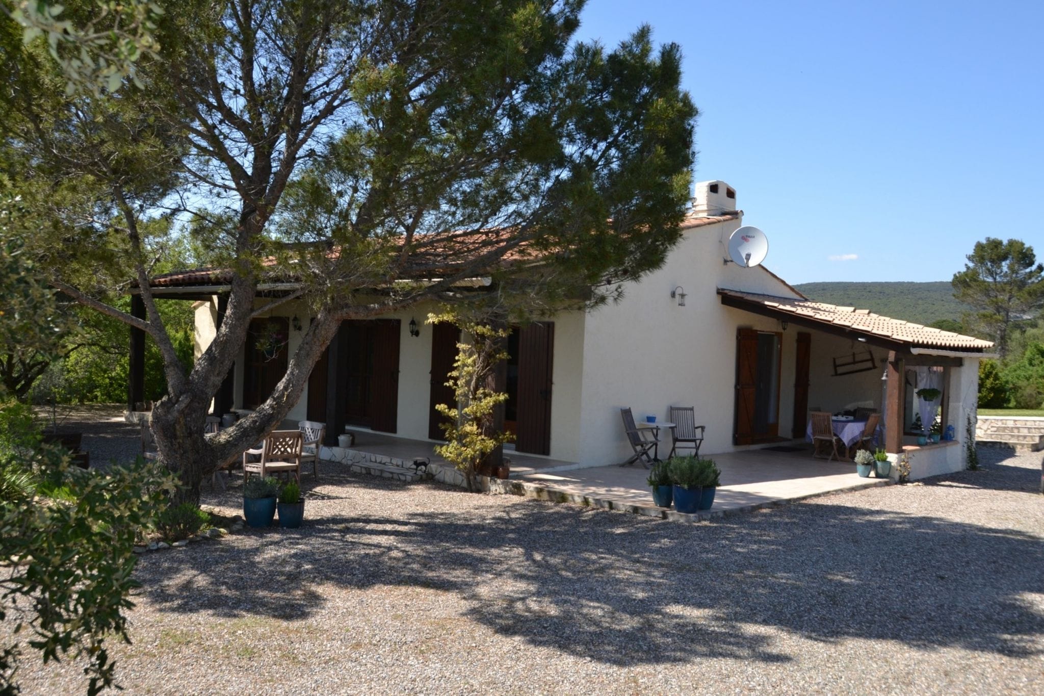 Lovely villa in Cesseras with private swimming pool