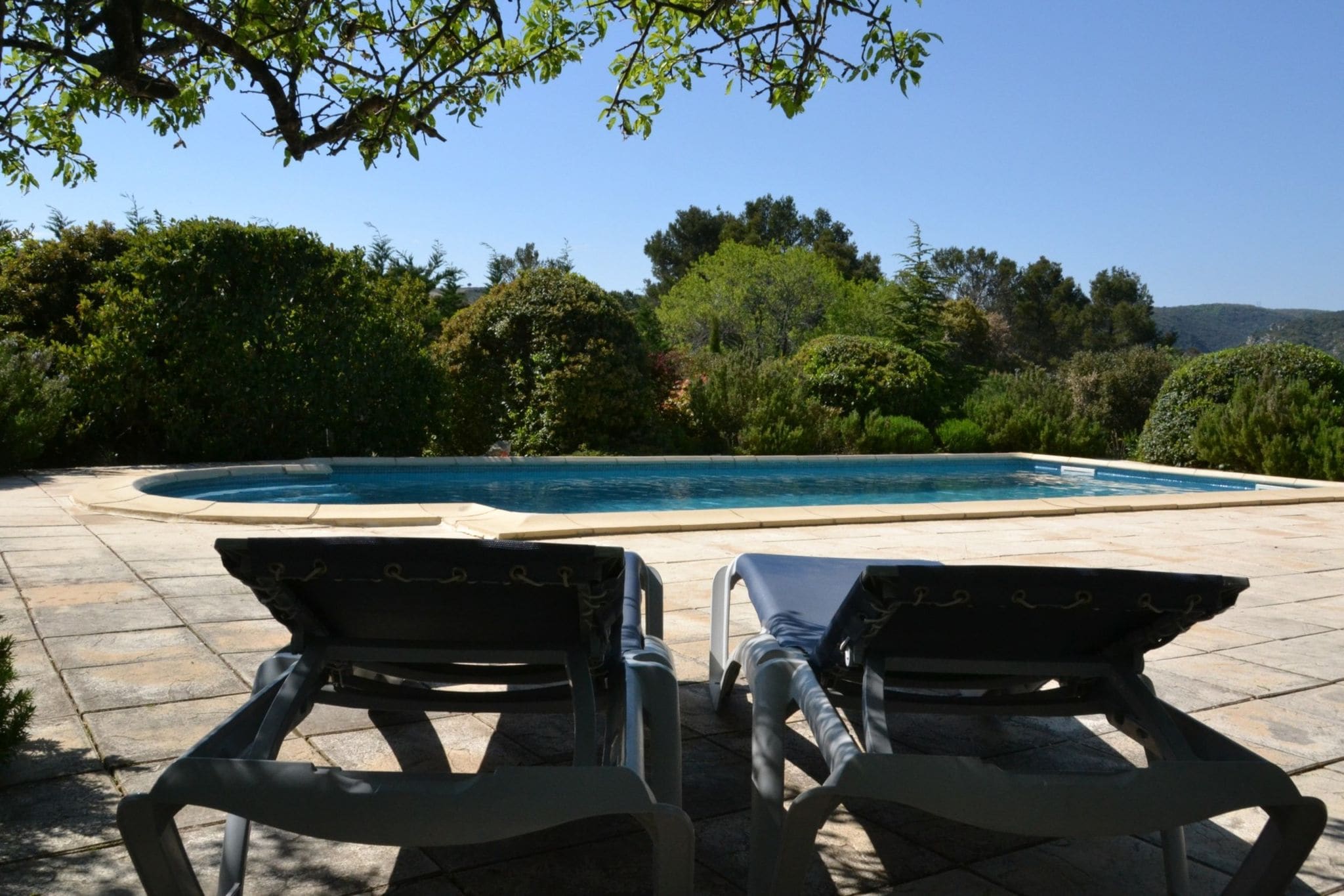 Mooie villa in Cesseras met privézwembad