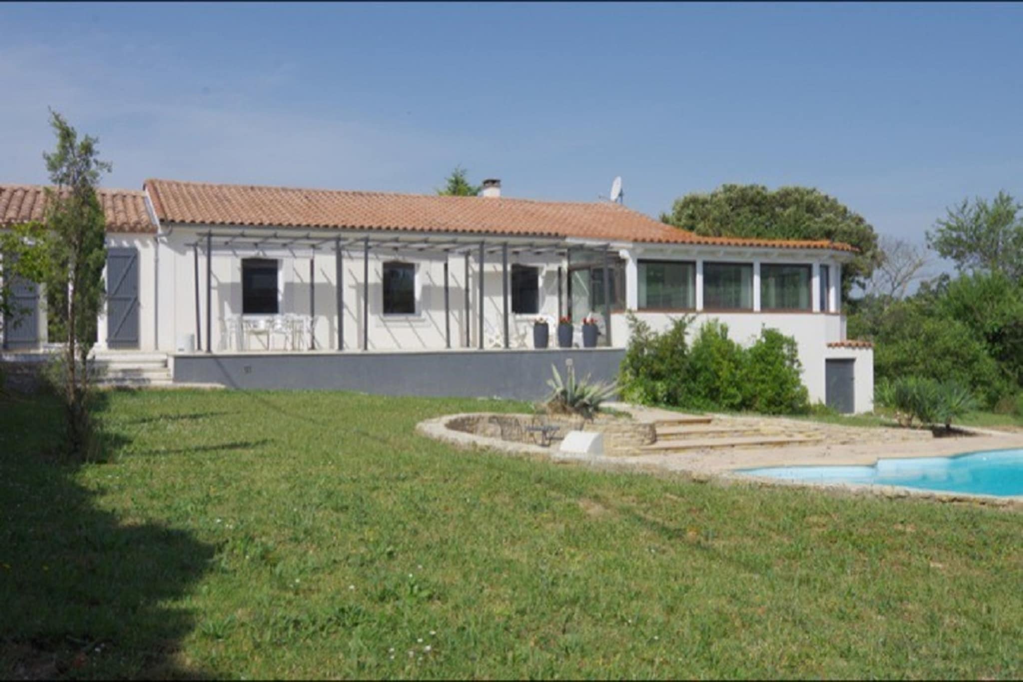 Villa On the Rocks-Außenbereich Sommer