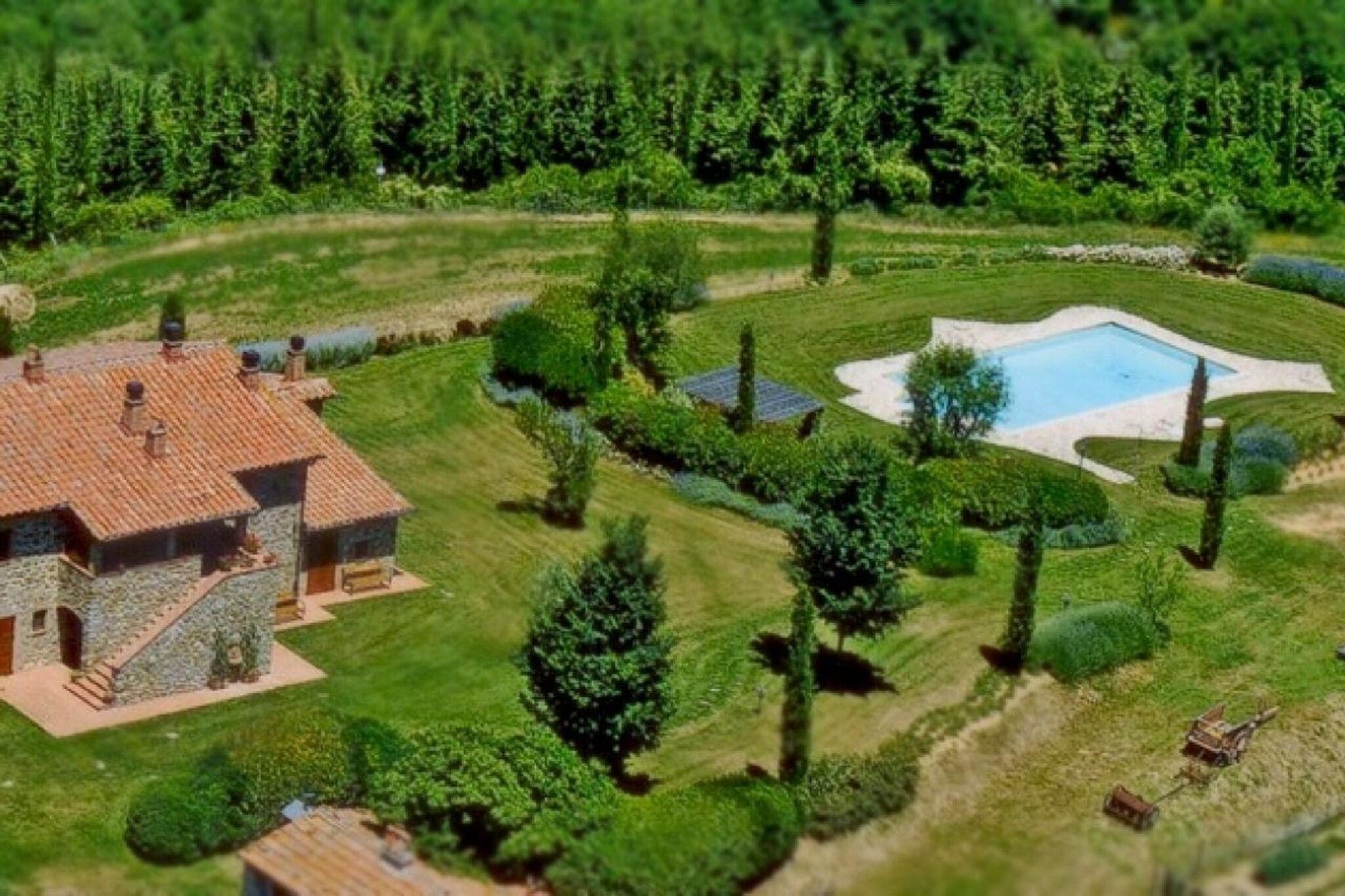 Spacious Villa in Città della Pieve with Pool