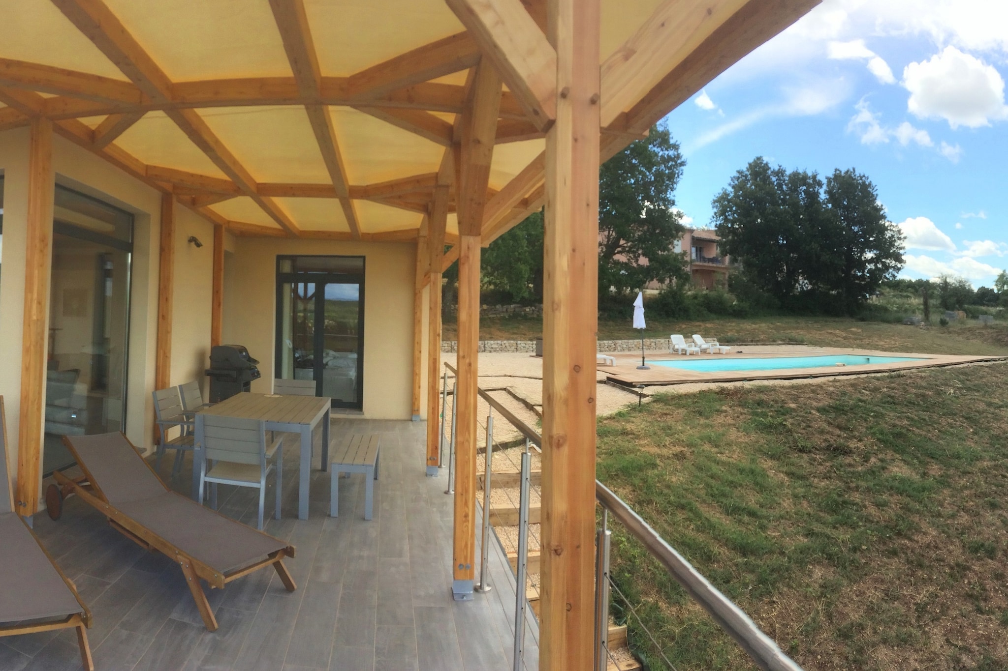 Villa moderne-Gardens in summer