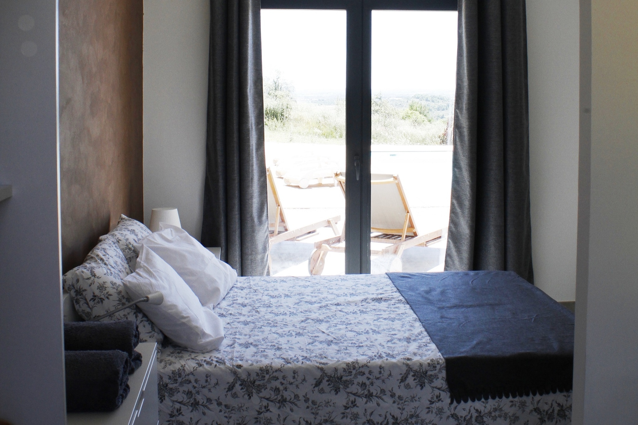 Villa moderne-Bedroom