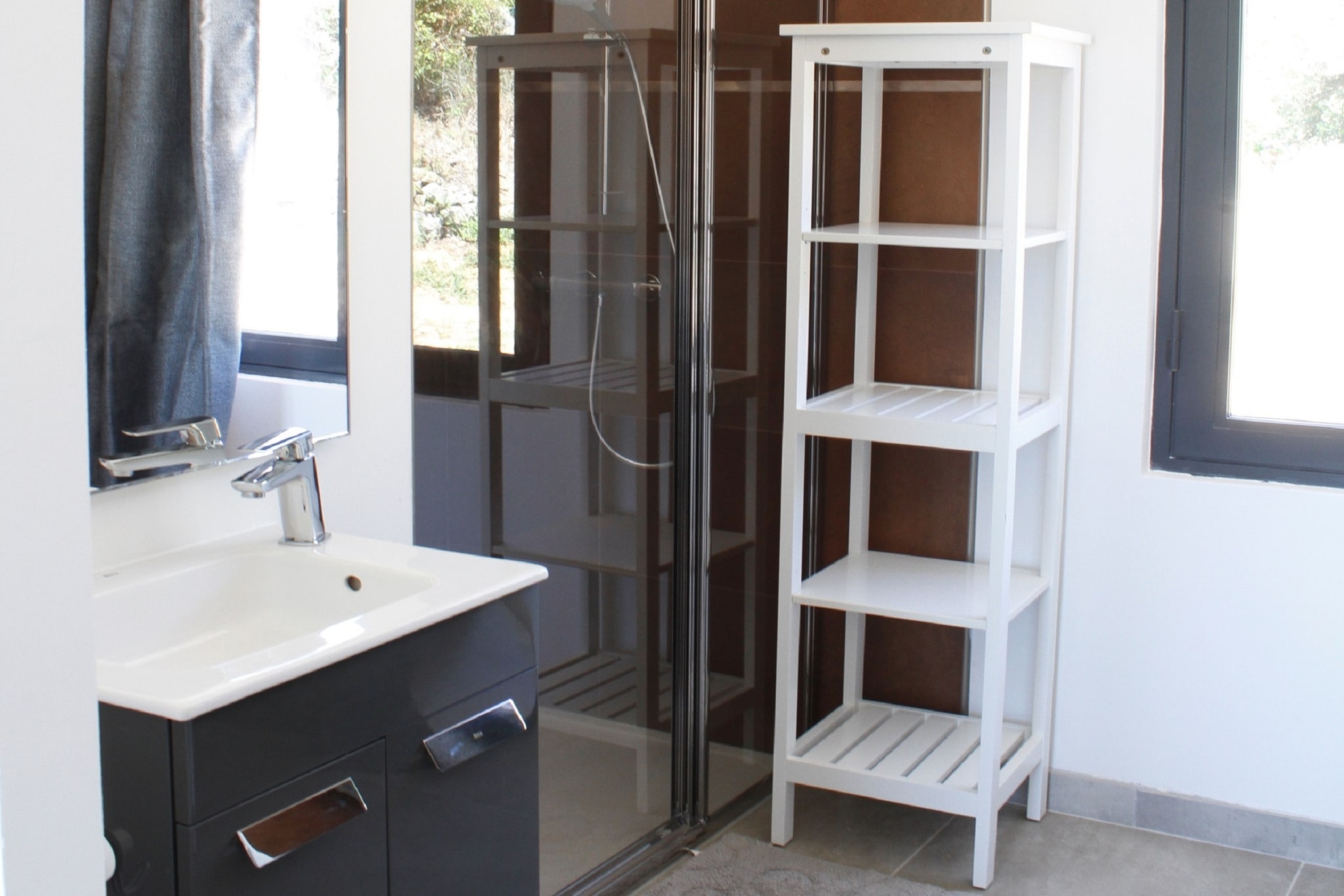 Villa moderne-Bathroom