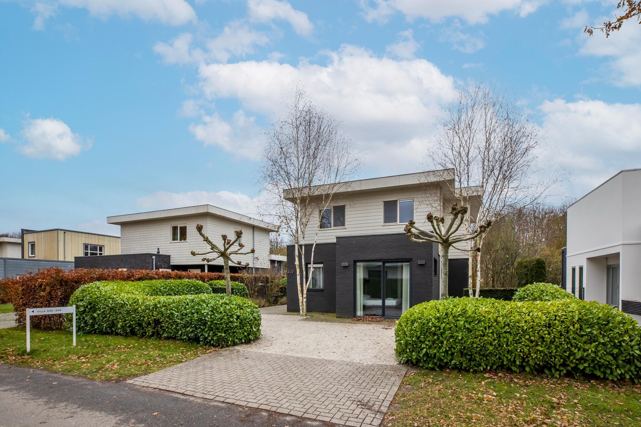 Moderne Villa in Harderwijk mit Whirlpool