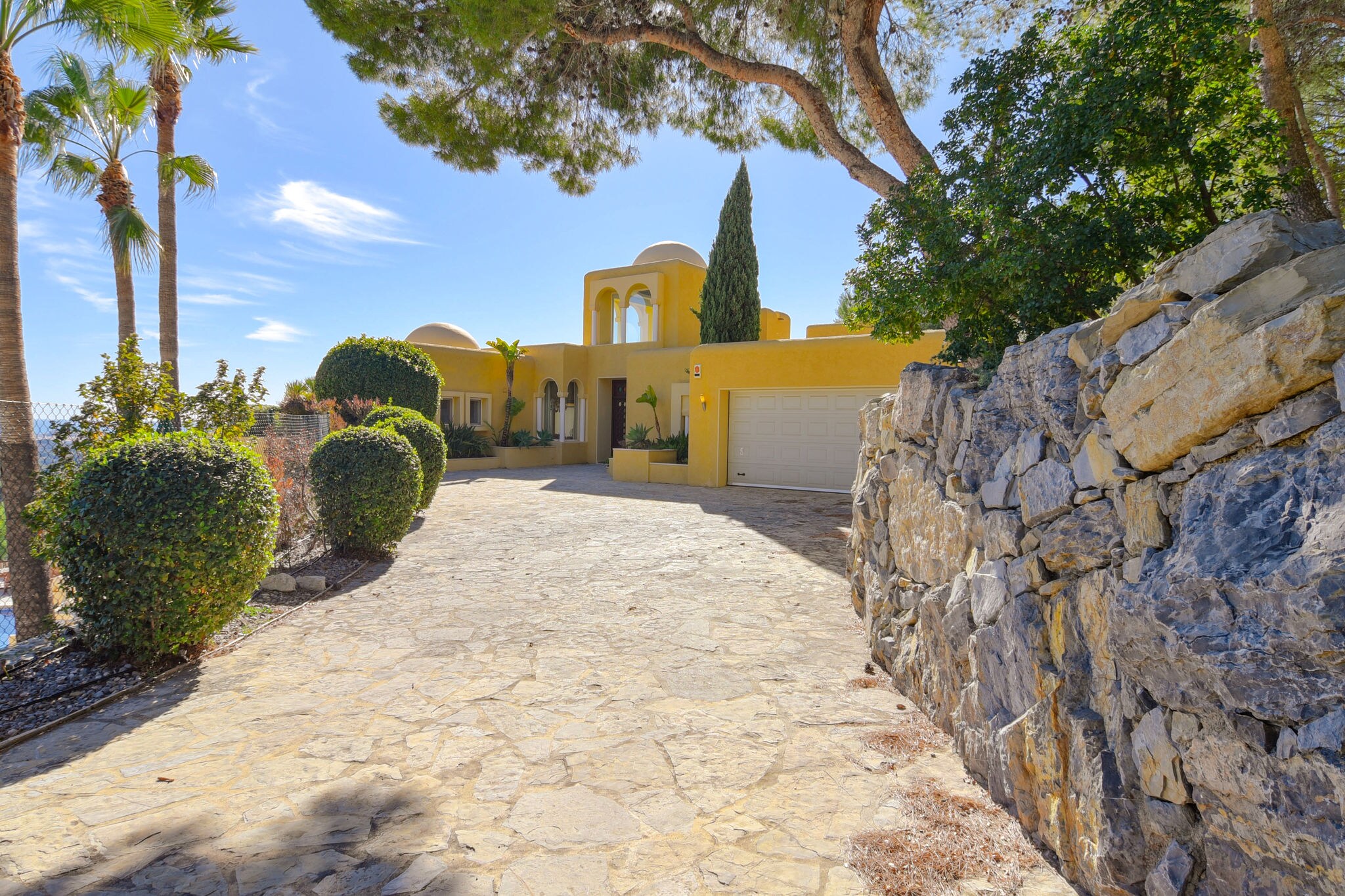 Affluent Villa in Altea with Pool and Panoramic Views