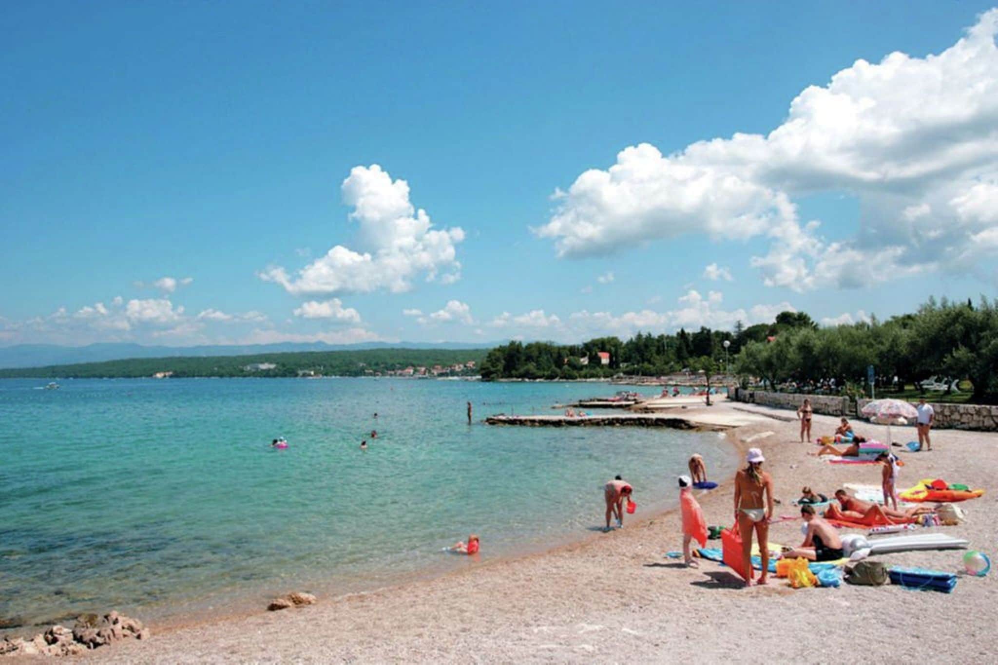 Kroatische Inseln: Geräumige Ferienwohnung mit Terrasse