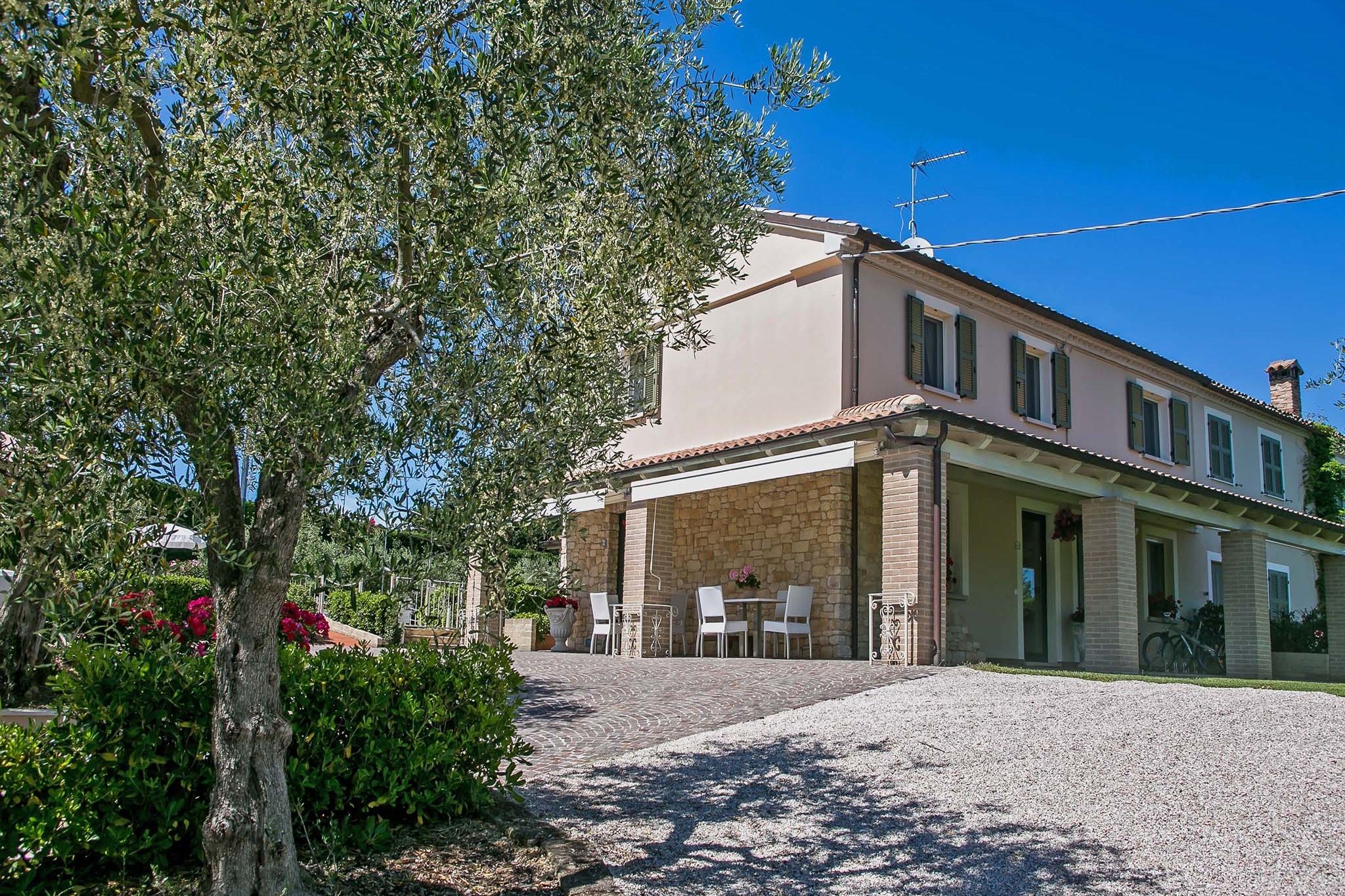Romantically furnished villa with private swimming pool, 4 km from the sea and seaside resort Fano