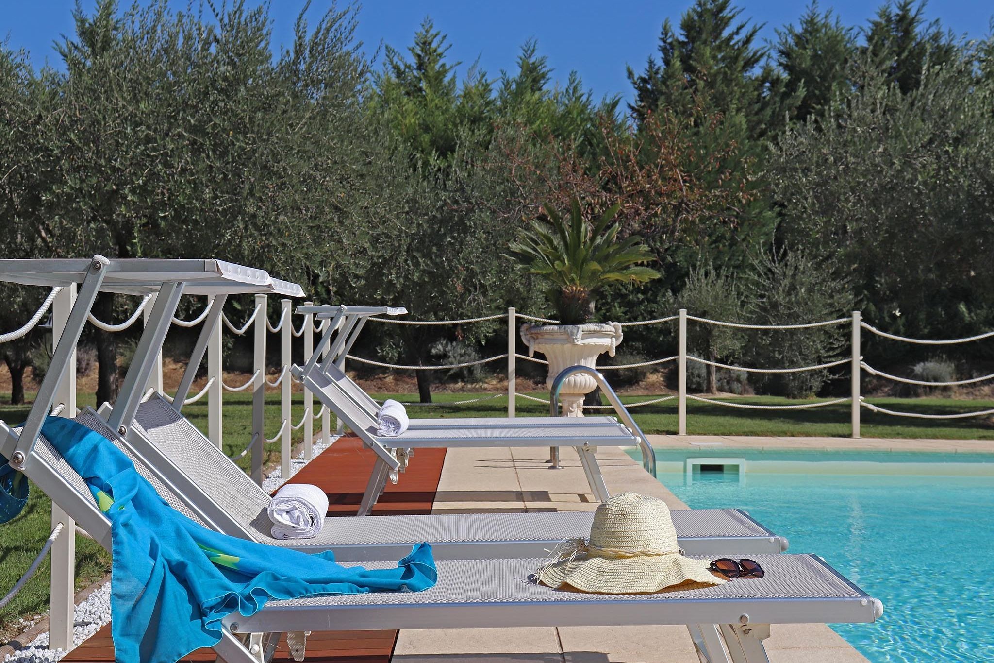 Romantisch ingerichte villa met privézwembad, 4 km van zee en badplaats Fano