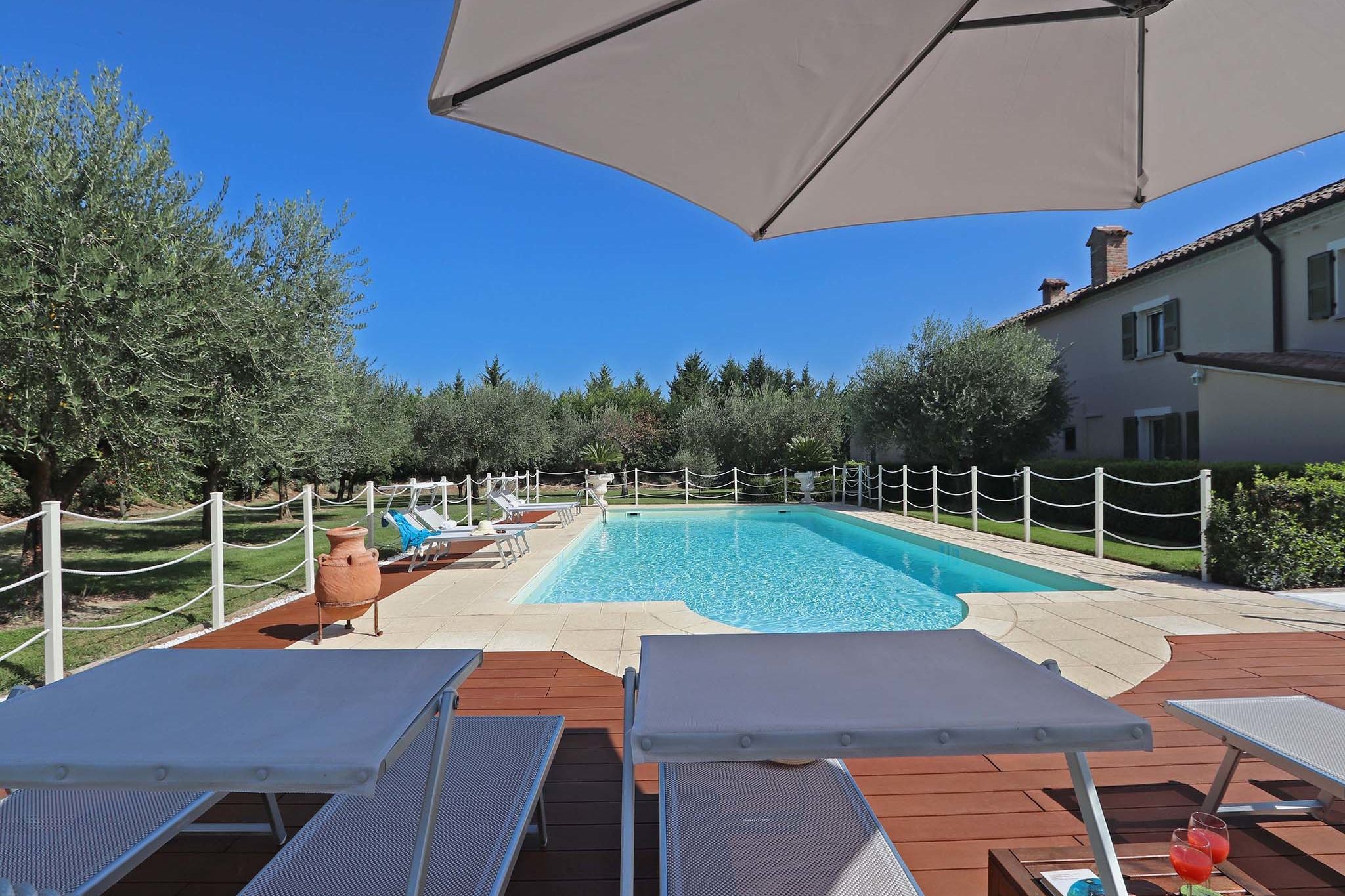 Romantically furnished villa with private swimming pool, 4 km from the sea and seaside resort Fano