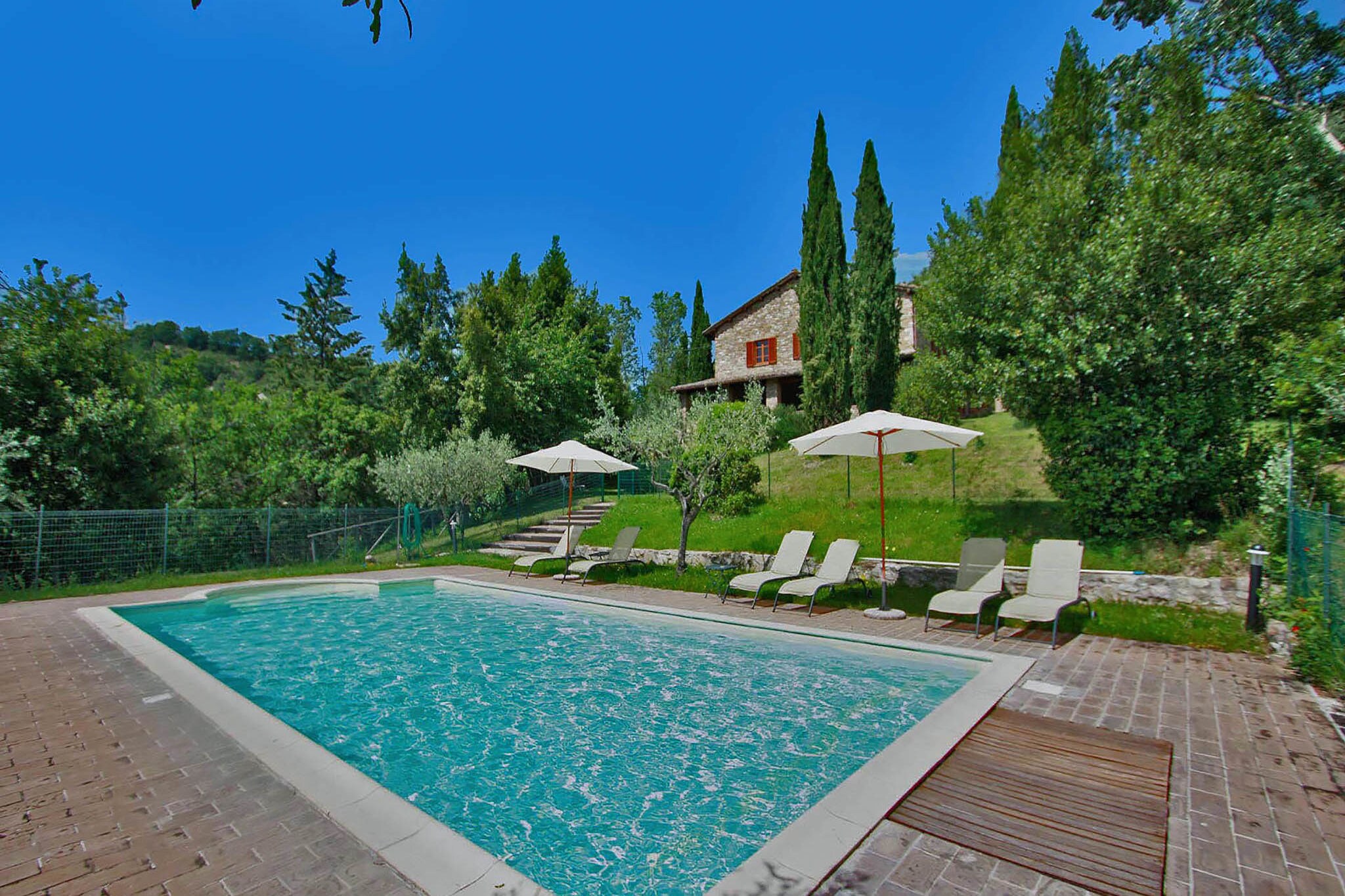 Modern Villa in Assisi with Private Pool