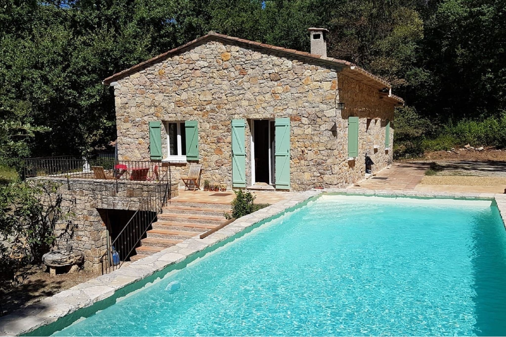 Romantic, holiday home in Flayosc with private swimming pool and in the forest!