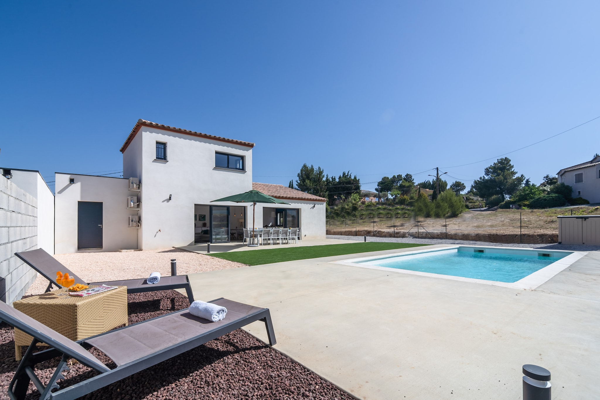 Contemporary villa with private pool by the Canal du Midi