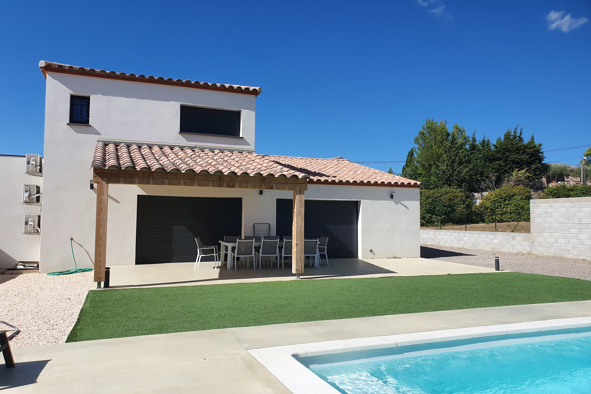 Contemporary villa with private pool by the Canal du Midi