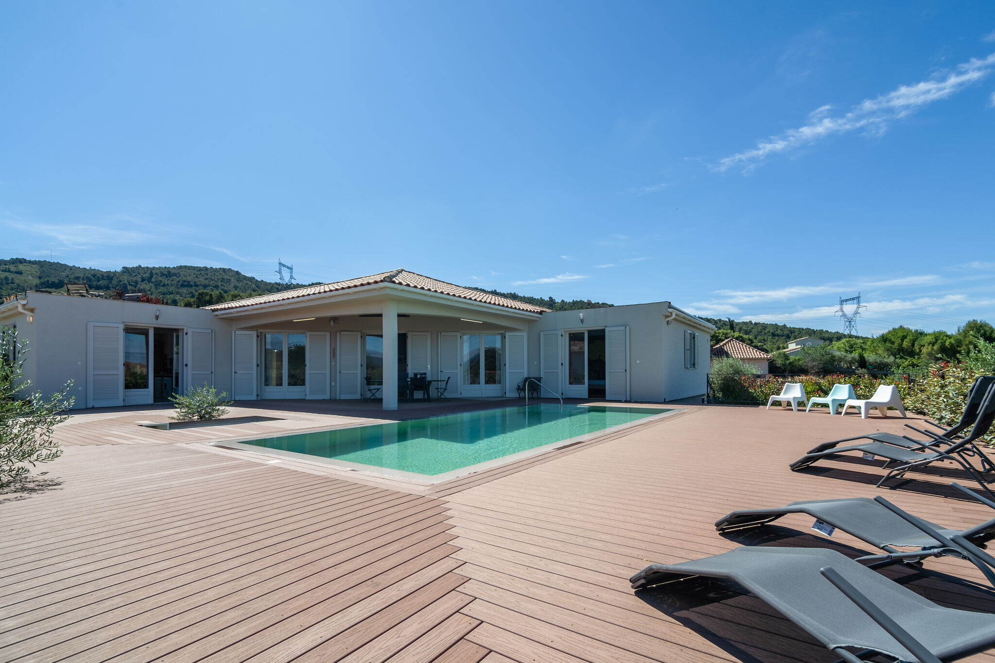 Luxe villa in Oupia met verwarmbaar privézwembad