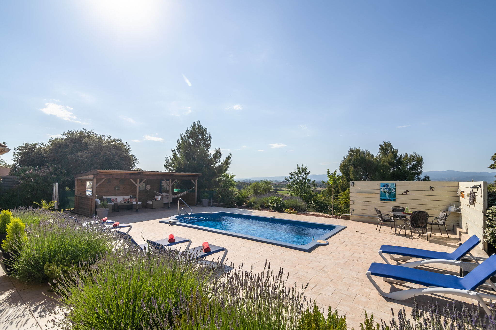 Luxe villa in Escales met privézwembad