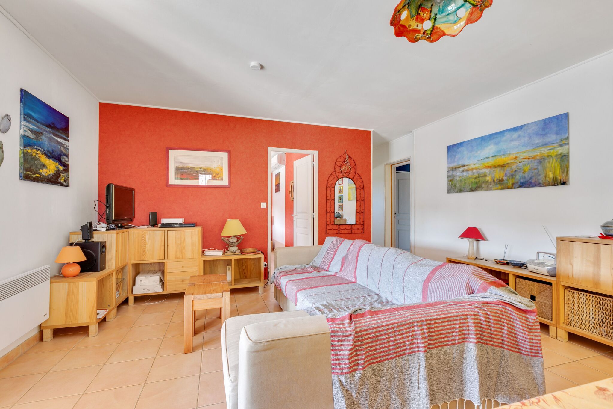 Villa confortable avec piscine privée à Roquebrun