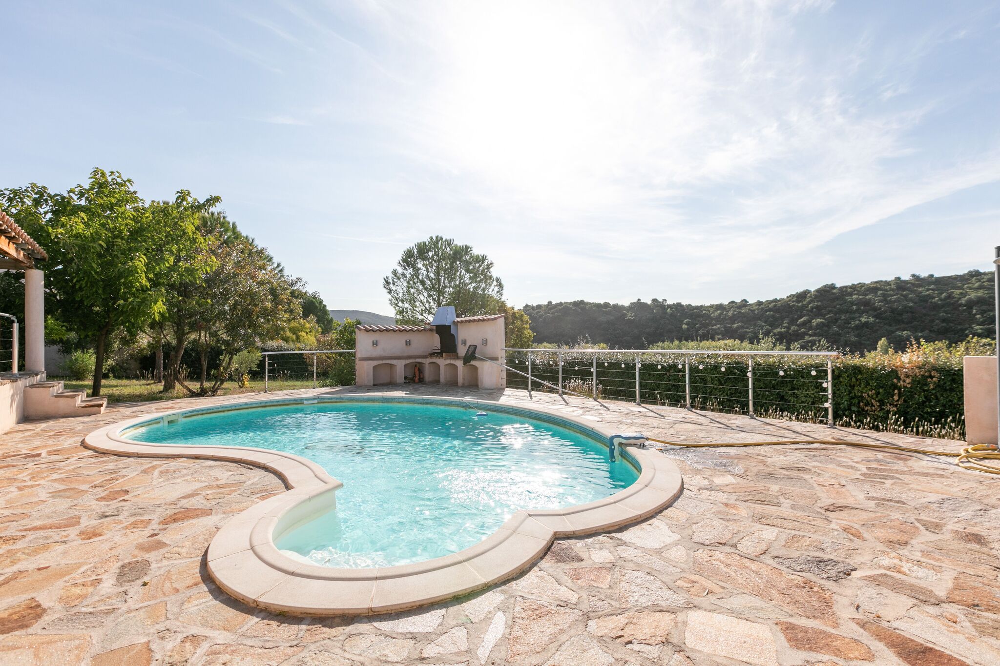 Gezellige villa in Roquebrunn met privézwembad
