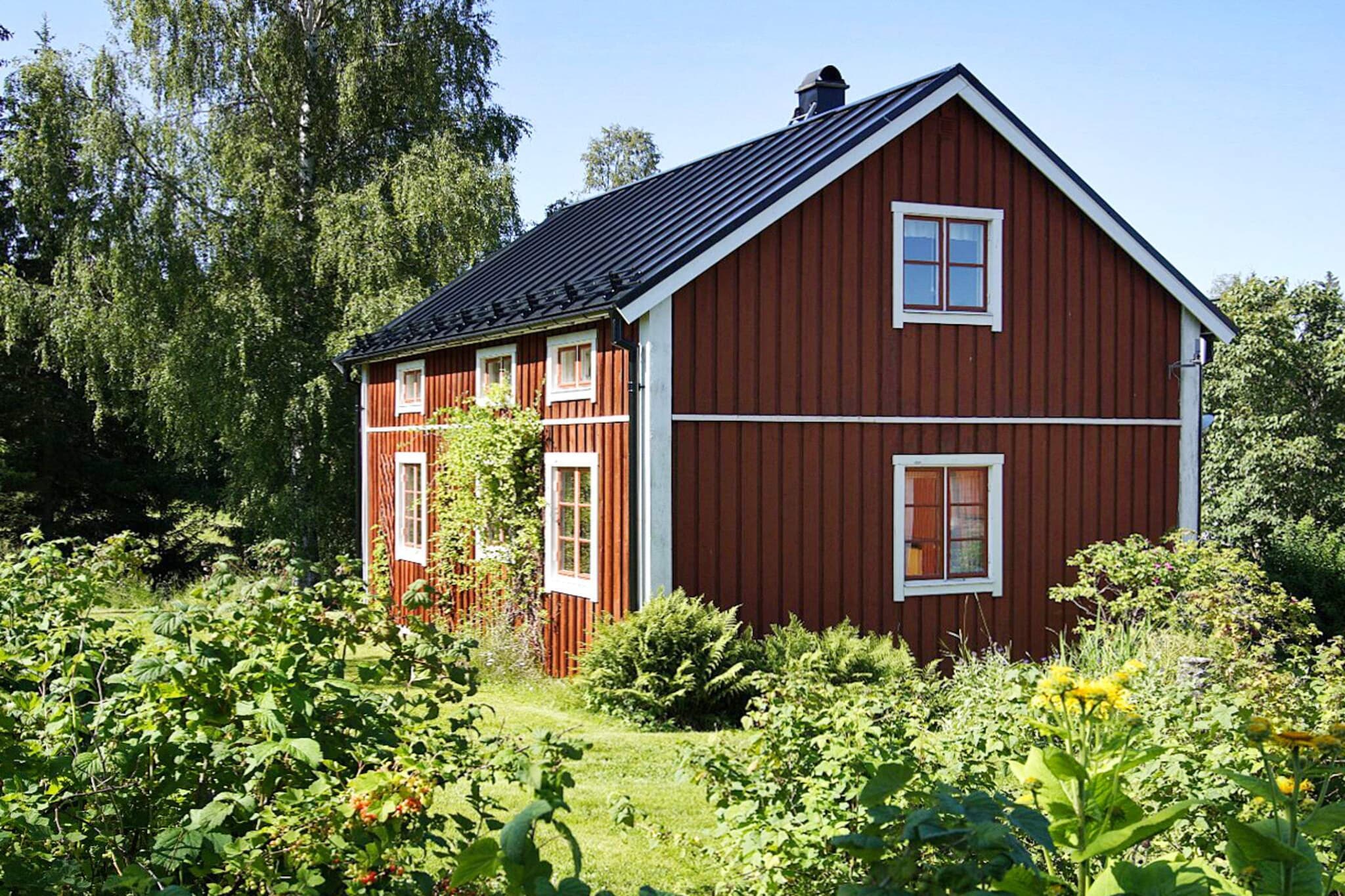 open kitchen(cooker(electric), hood, coffee machine, oven, microwave, dishwasher, fridge-freezer, high chair), Living/bed room(TV(swedish TV channels), stove(tiled), radio), bedroom(single bed), bedroom(double bed), bedroom(2x single bed), bathroom(washbasin, shower, toilet, washing machine), heating(electric)