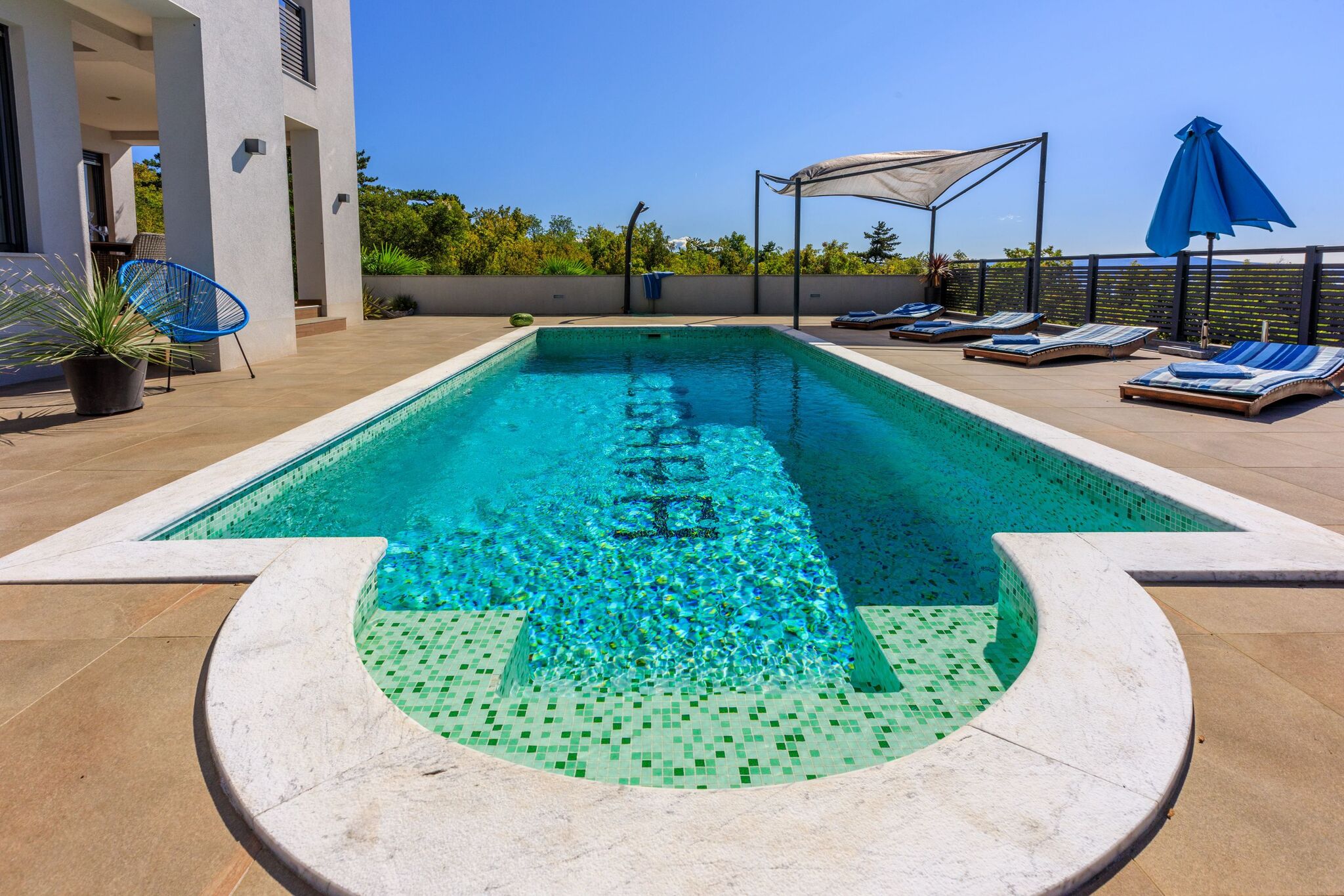 Moderne villa met zwembad en geweldige zee en panoramisch uitzicht!