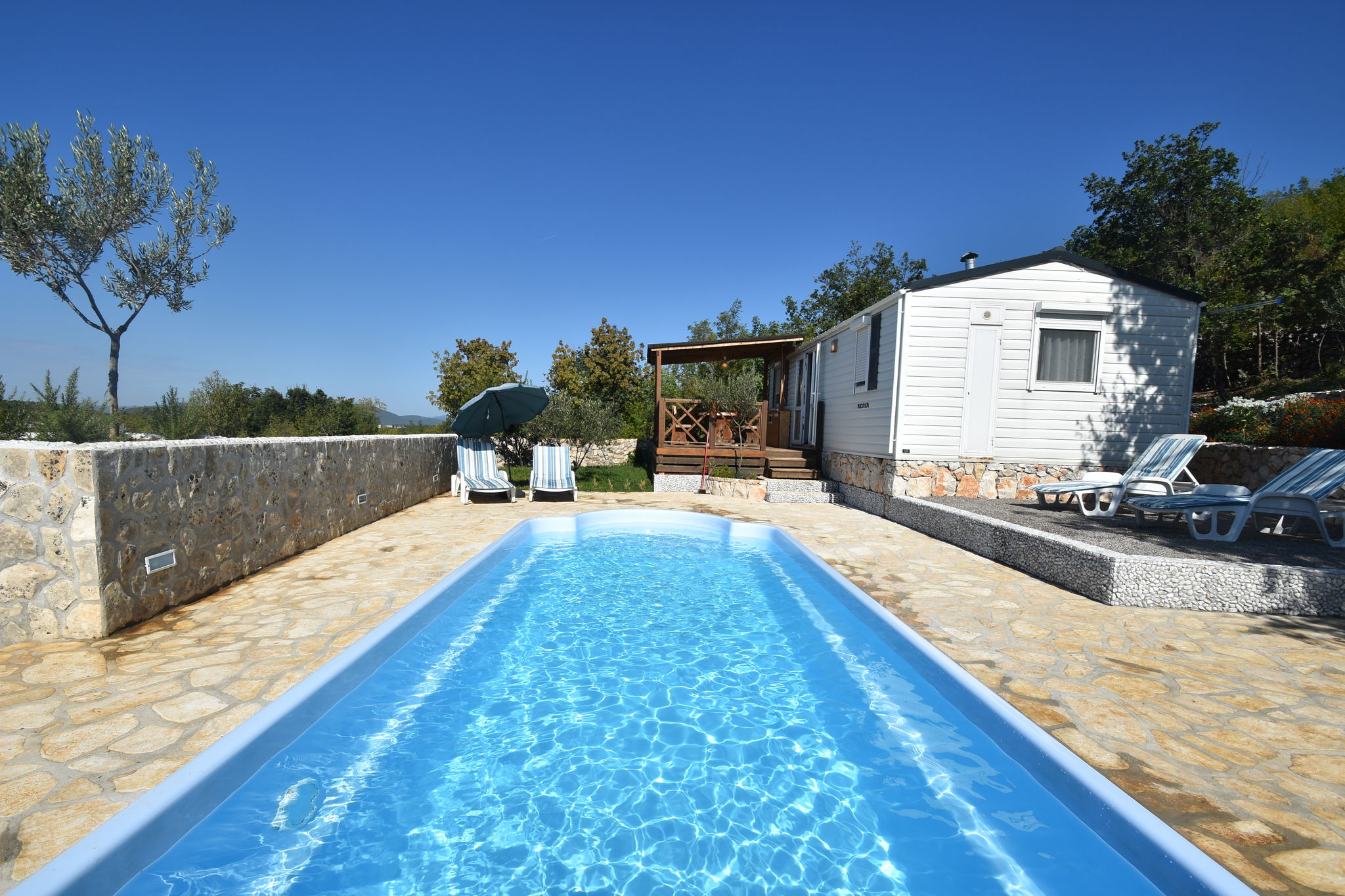 Knus vakantiehuis met privé zwembad, schitterend uitzicht en rustige ligging