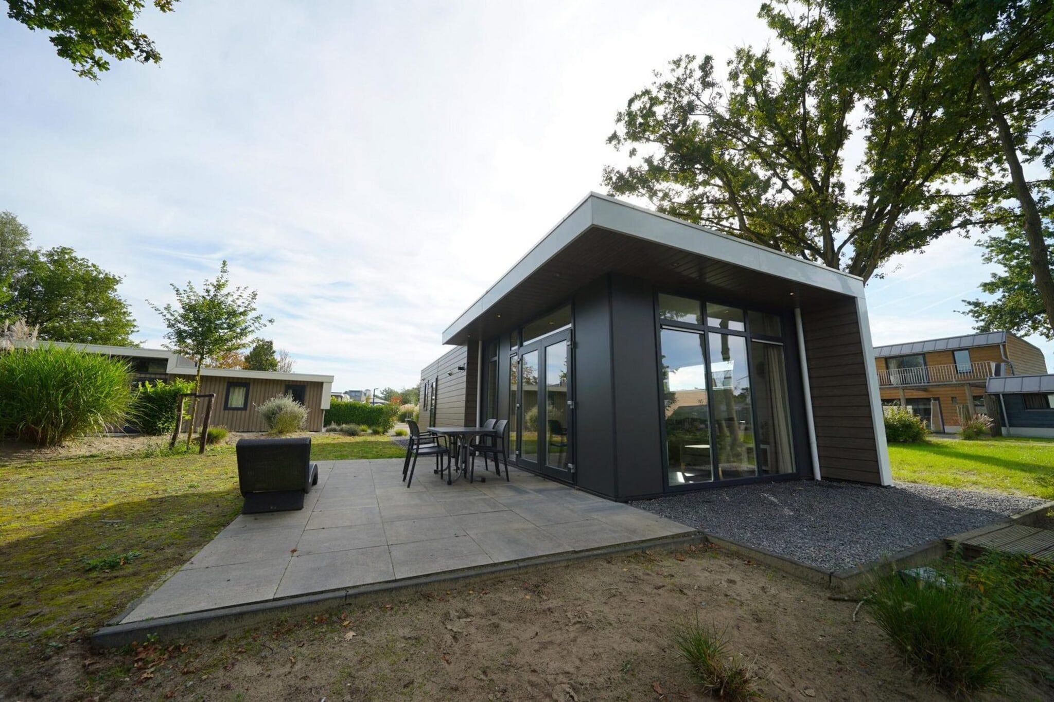Pavilion 4 - Exterior in summer