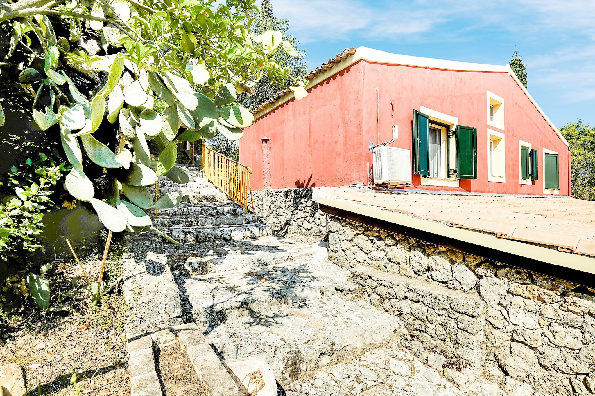 Exterior Summer