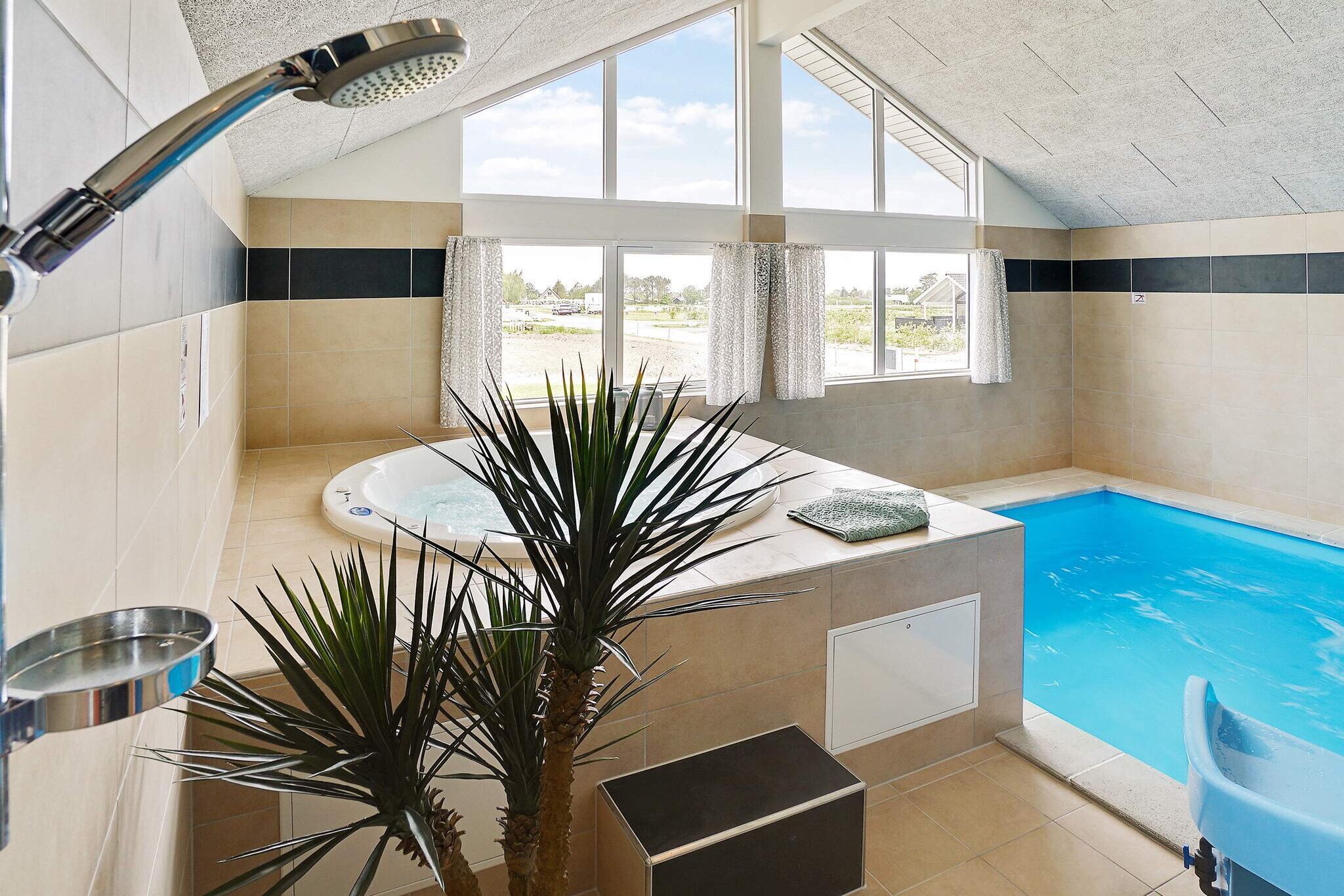 18 Personen Ferienhaus in Bogense - Schwimmbad