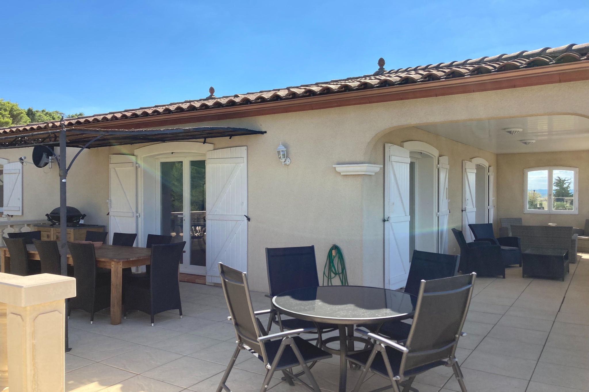 Villa de luxe avec jacuzzi à Montbrun-des-Corbières