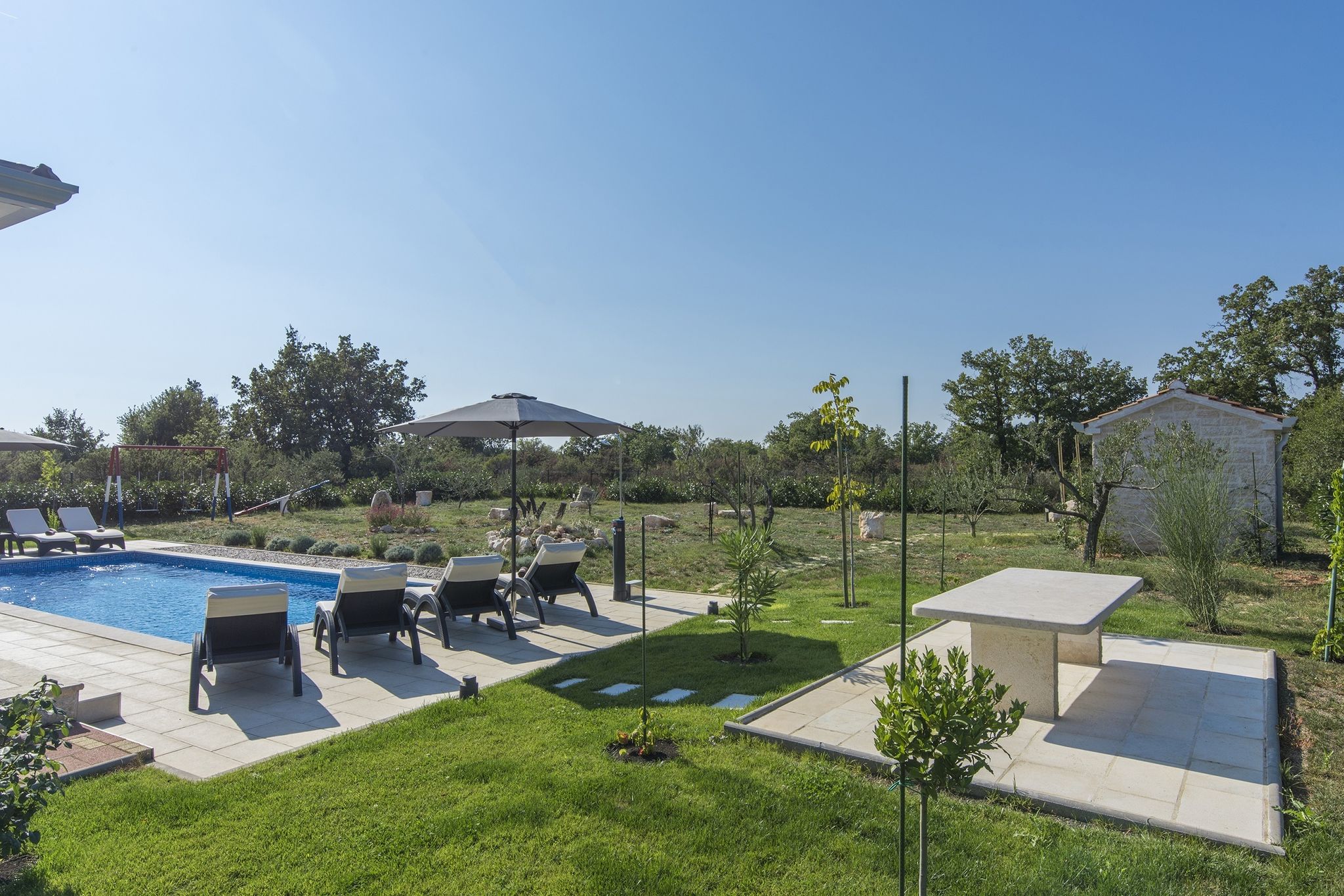 Geräumige Villa für bis zu 8 Personen mit privatem Pool, Garten, Grill, A/C