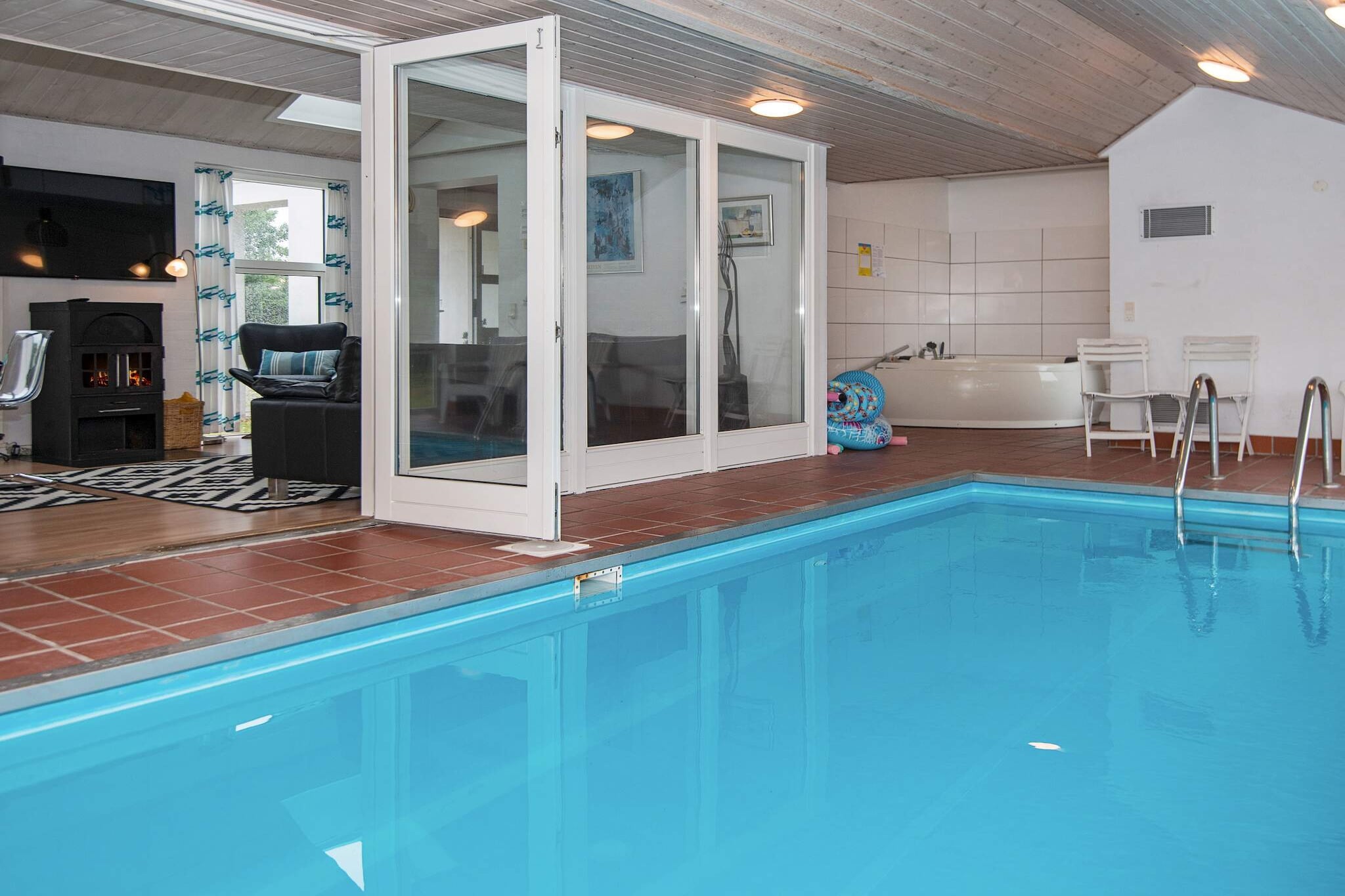 Luxury Pool Retreat in Ebeltoft - Swimming pool
