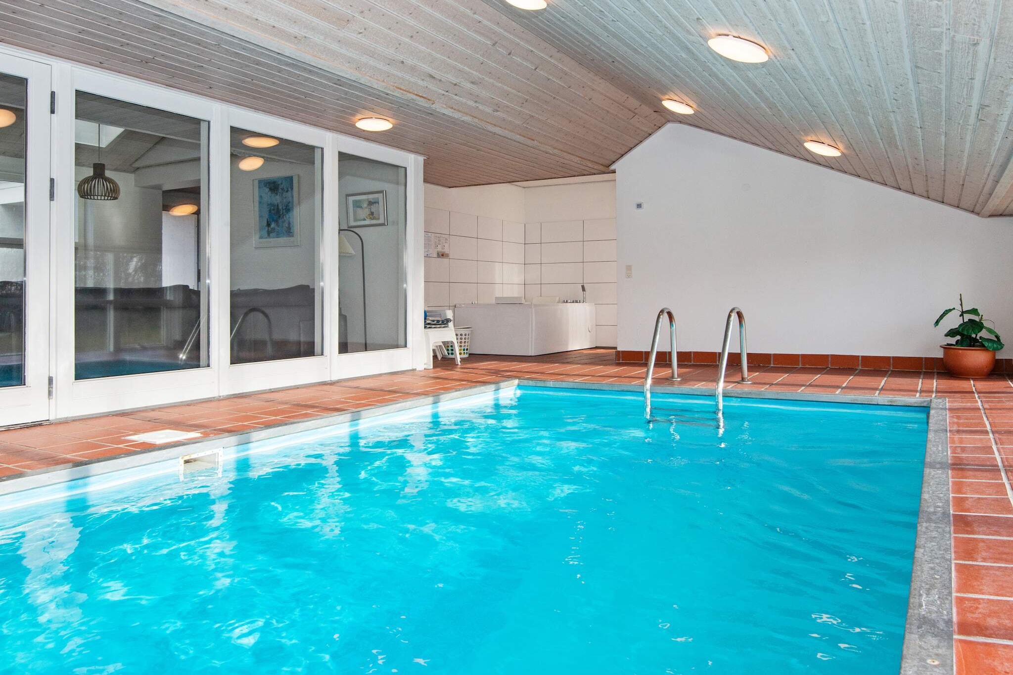 Luxury Pool Retreat in Ebeltoft - Swimming pool