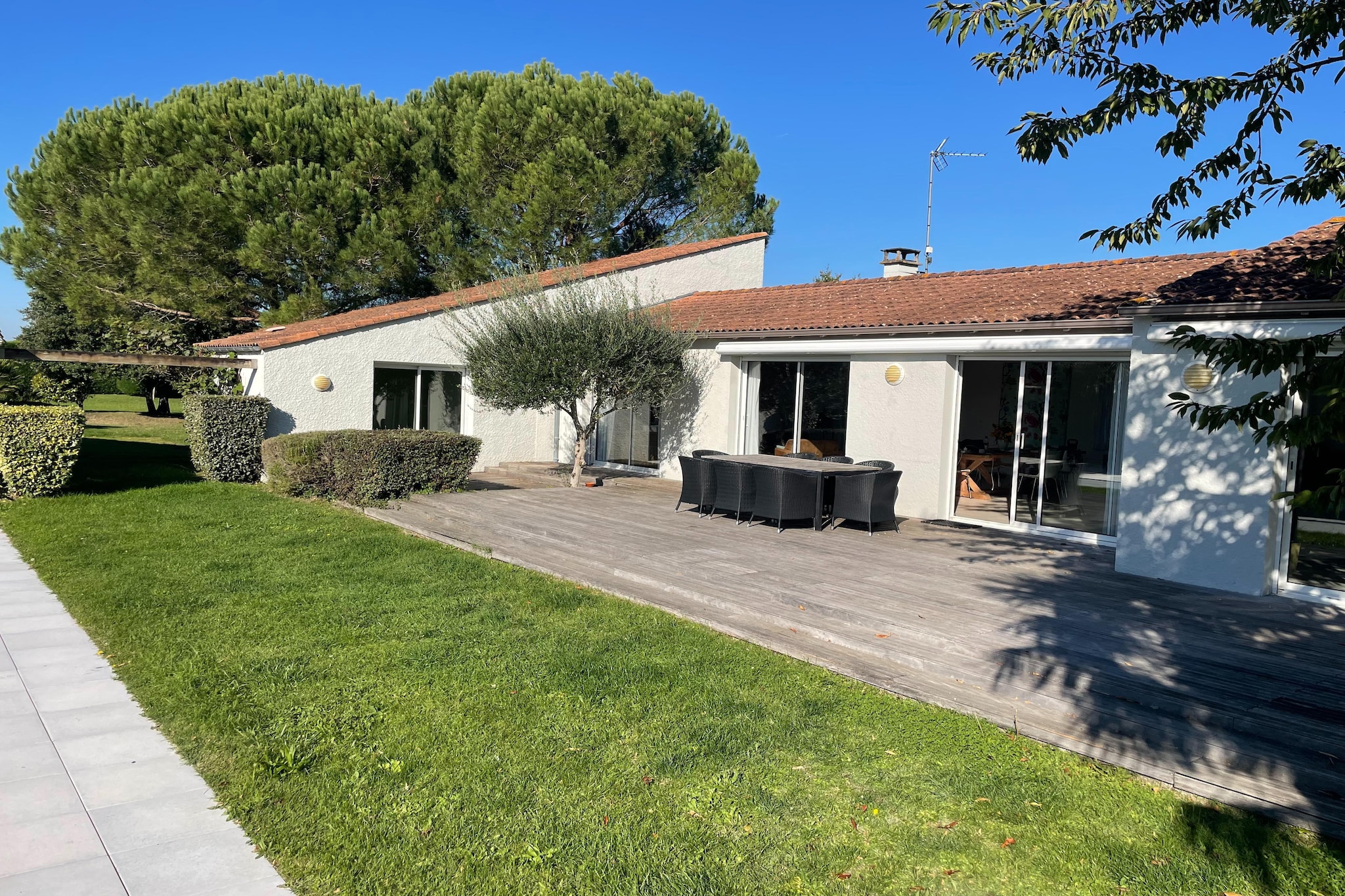 Villa Petite Champagne-Außenbereich Sommer