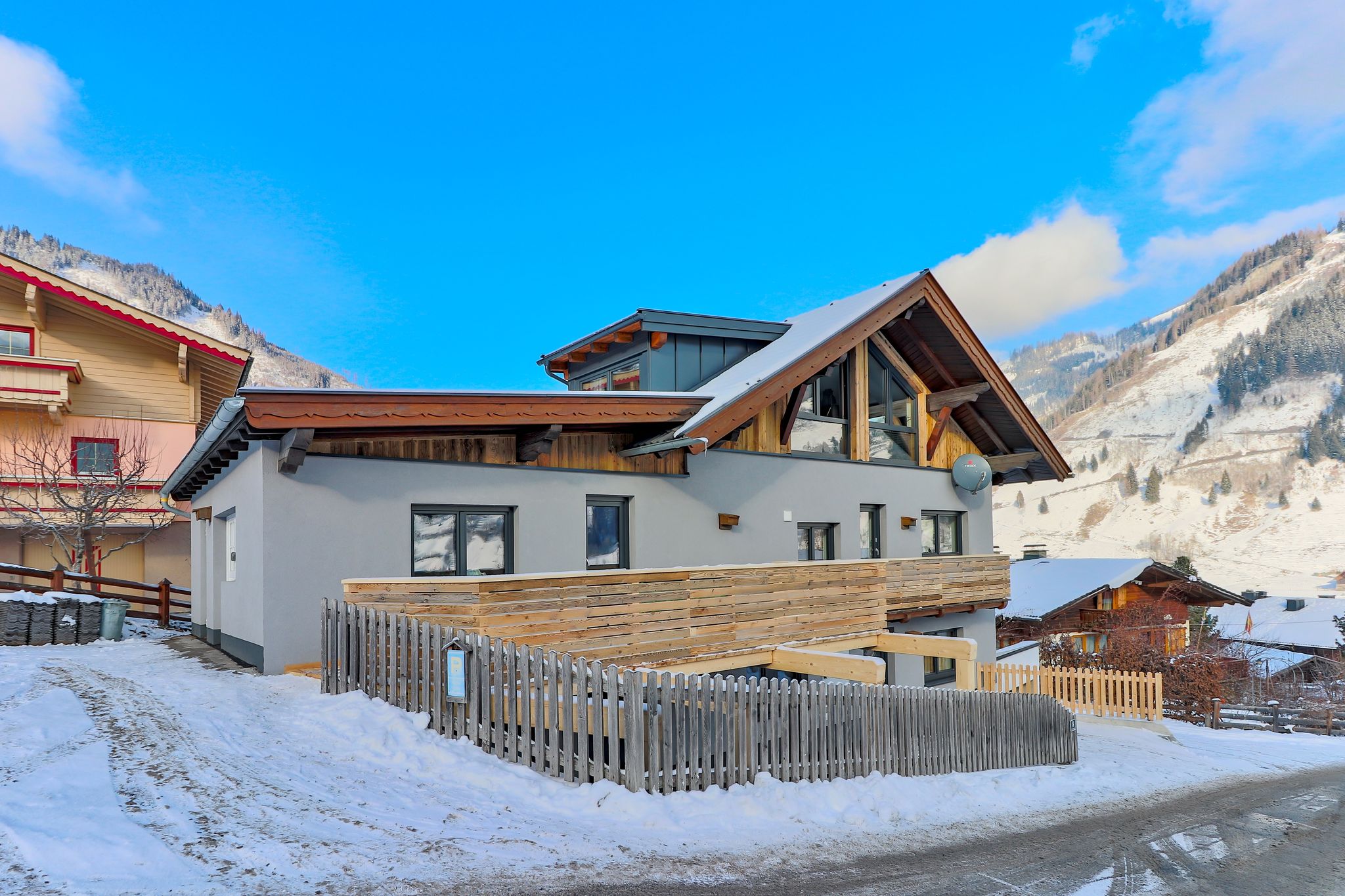 Modern vakantiehuis in Rauris met uitzicht op de bergen
