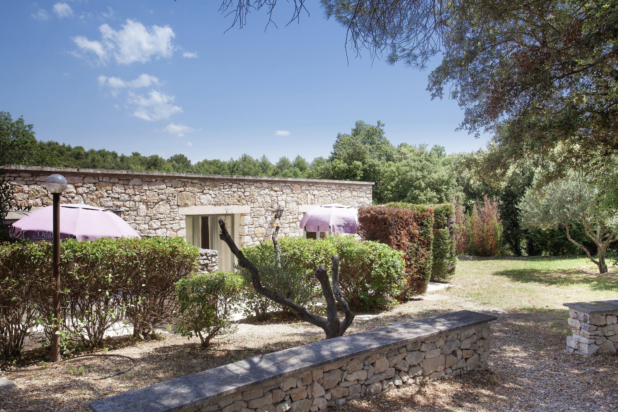 Neat apartment with AC, 3 km. form the centre of Gordes