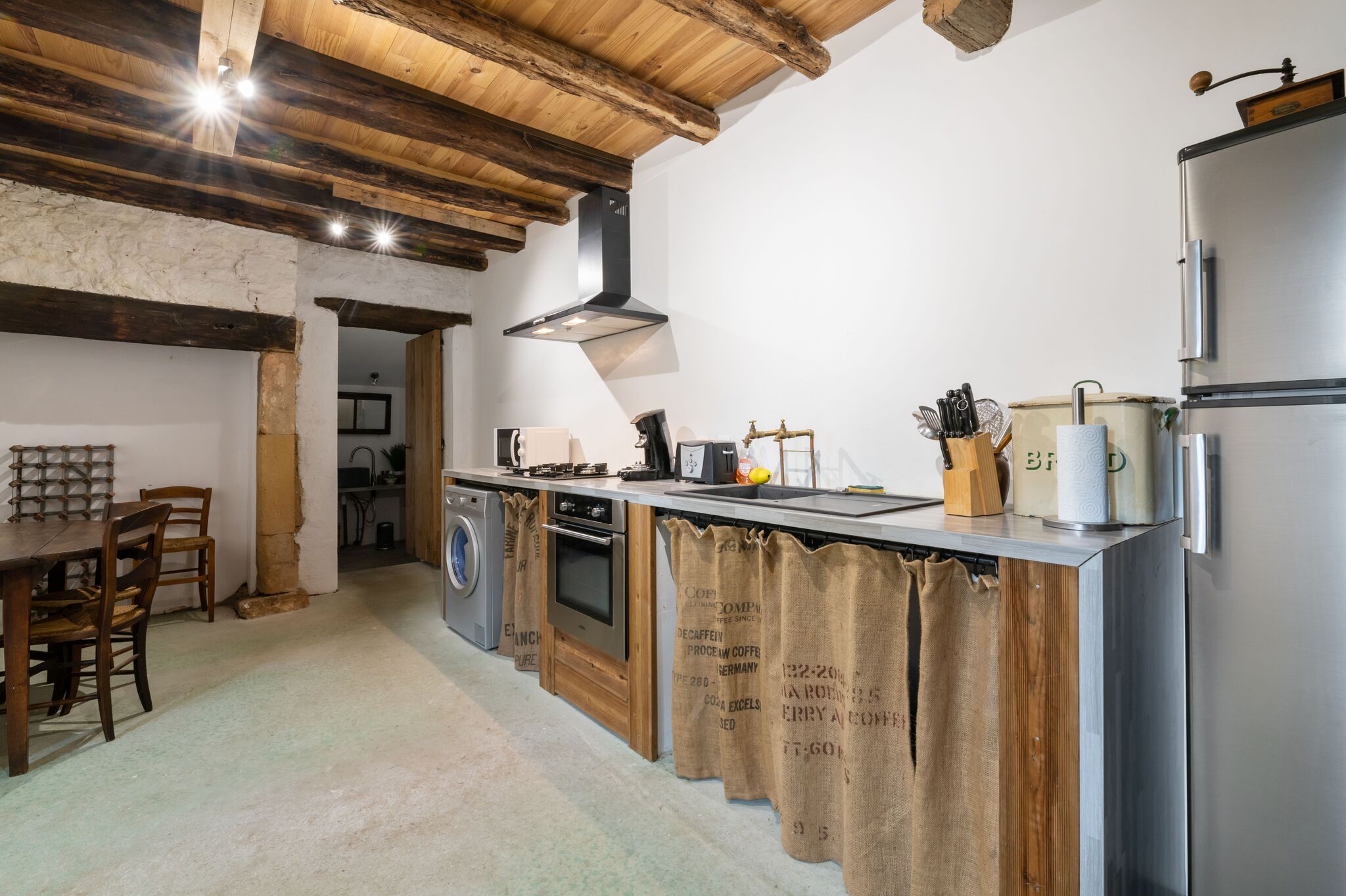 11-th century, fully renovated gite in Peyzac-le-Moustier