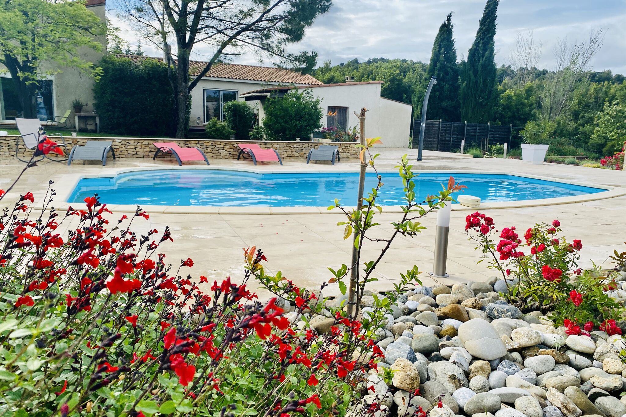 Villa met privézwembad en omheinde tuin tussen de wijngaarden en wandelroutes