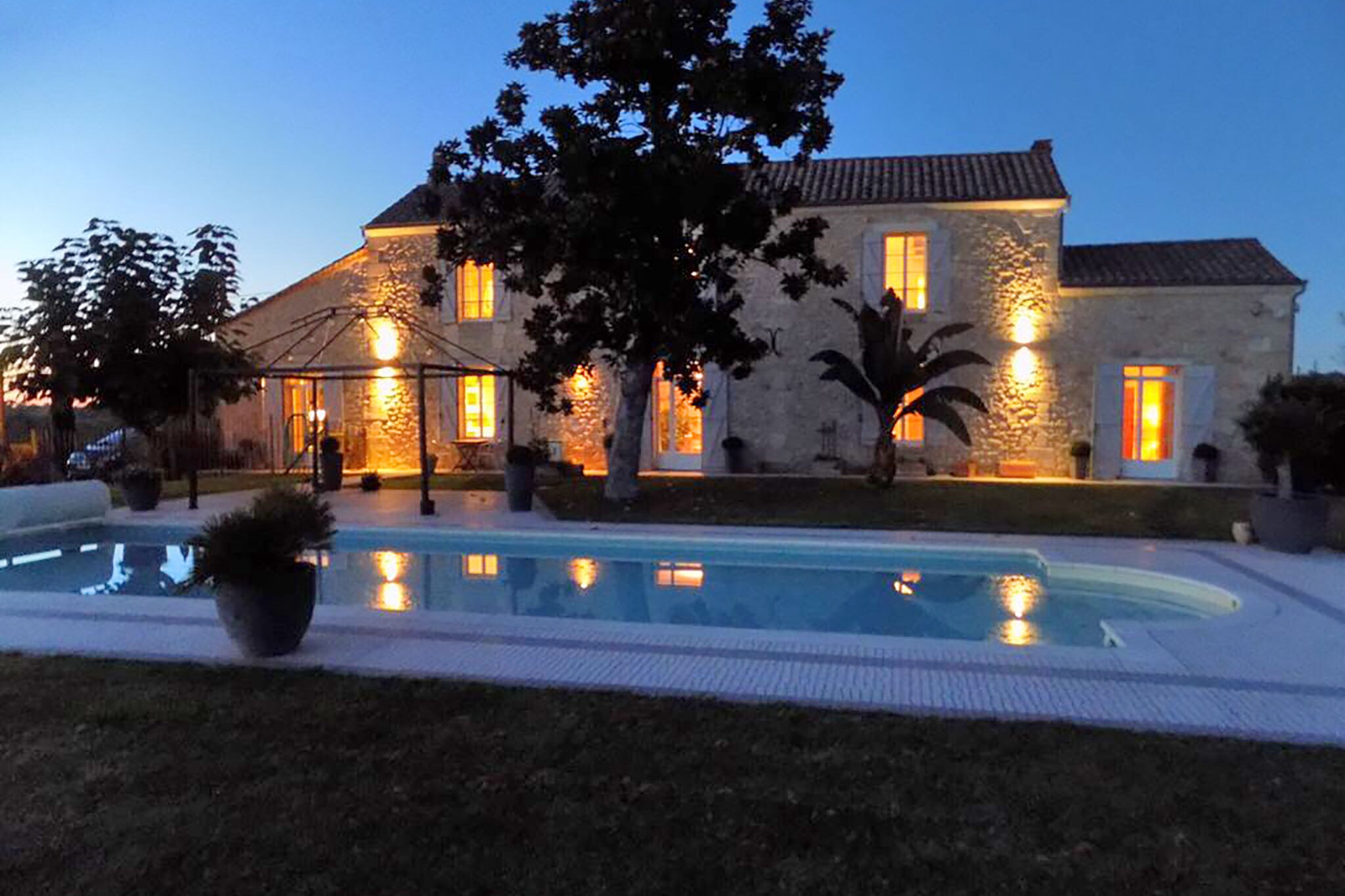 Belle maison avec piscine privée près de Saint Emilion.