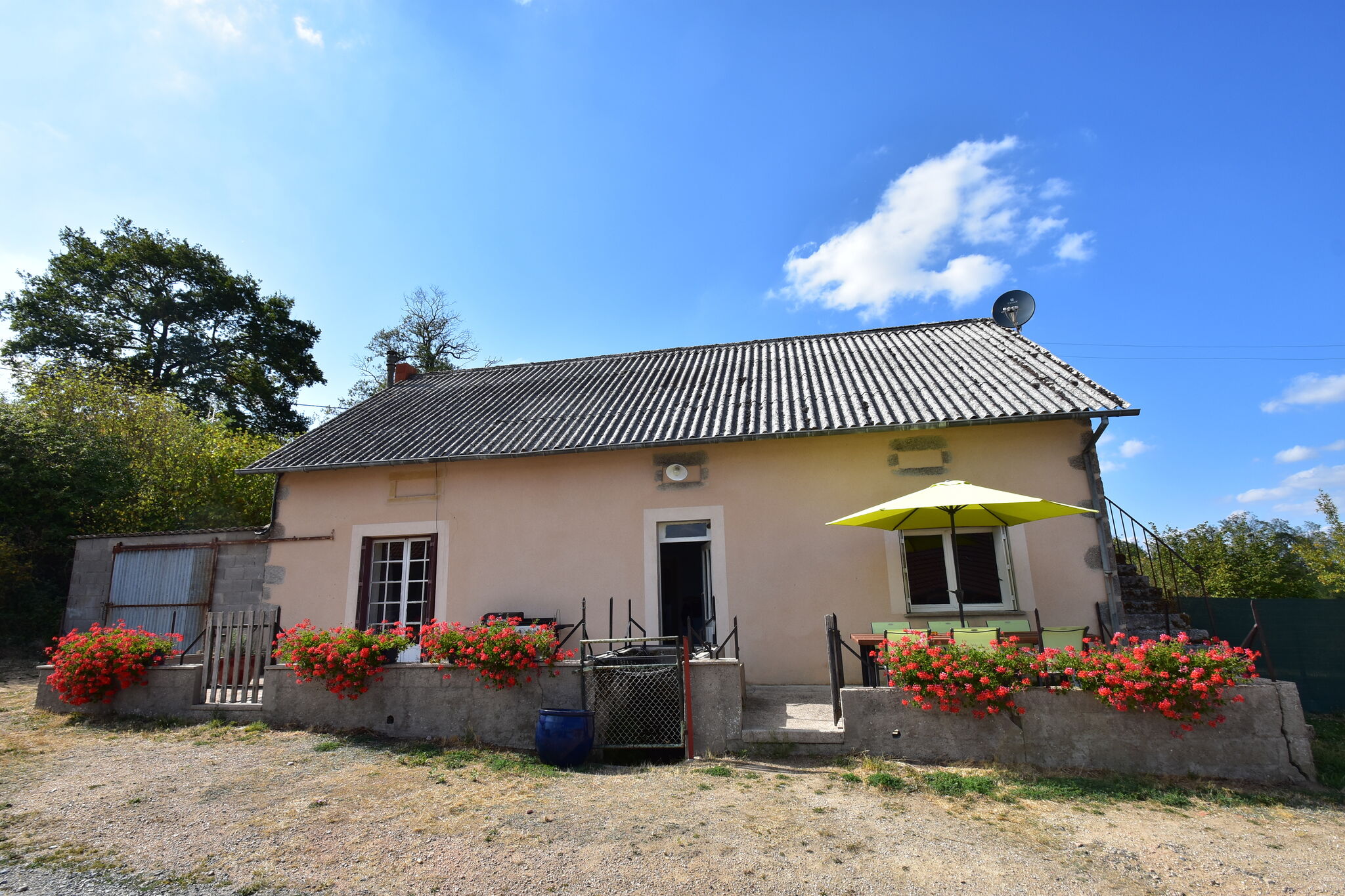Enjoy the peace and nature in this gite with a pleasant garden and great views