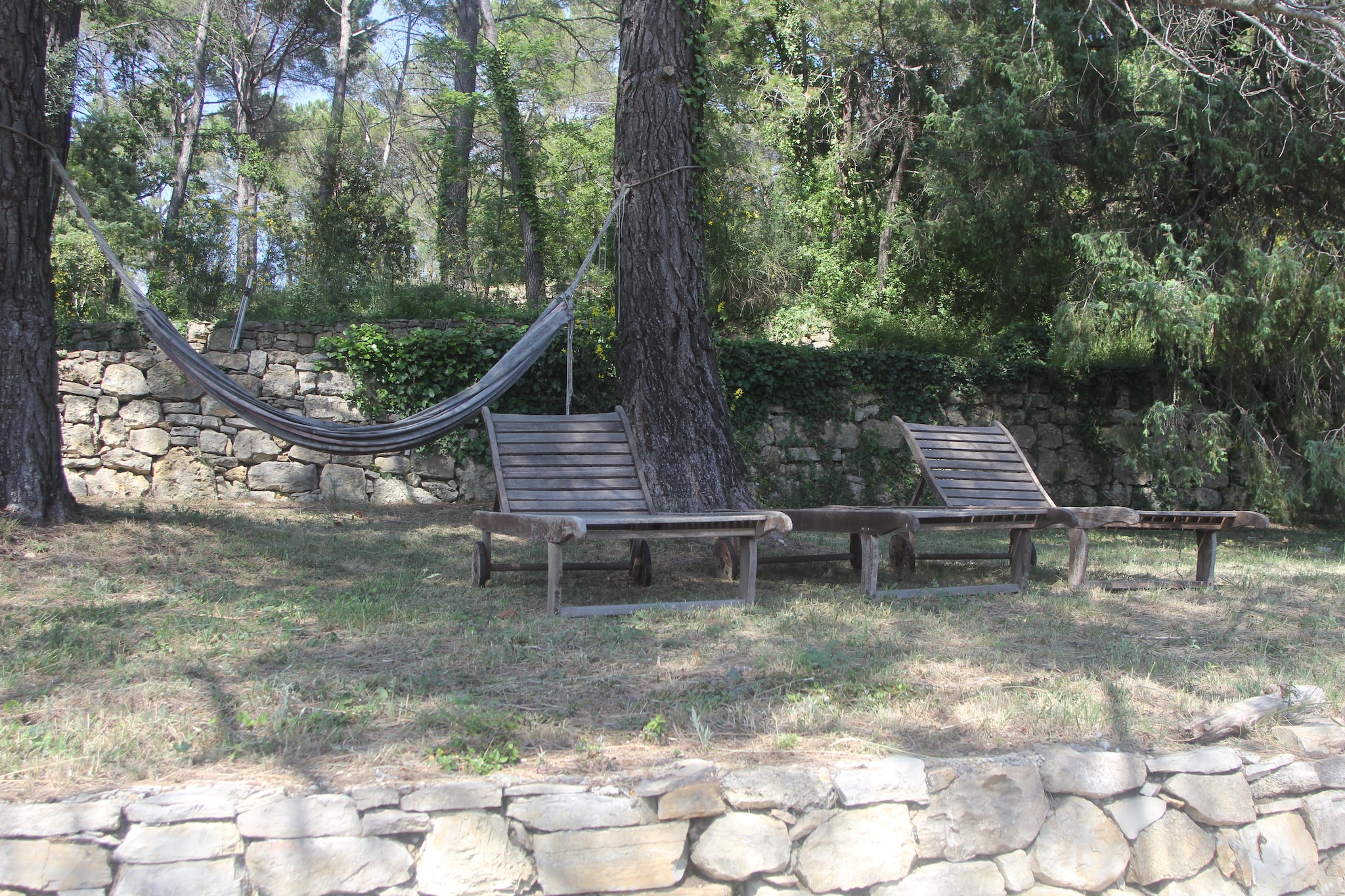 Lavagne-Gardens summer