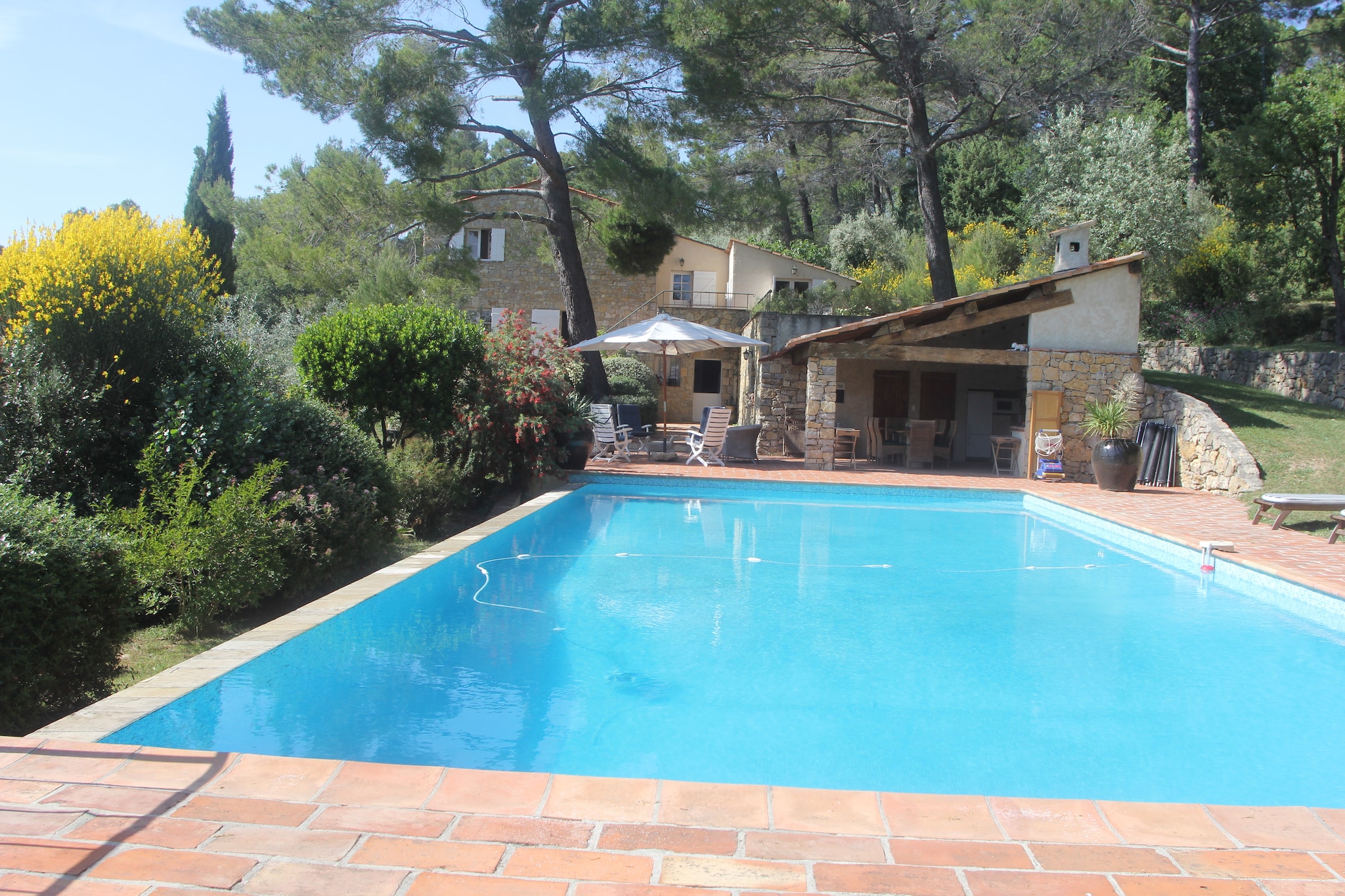 Lavagne-Pool