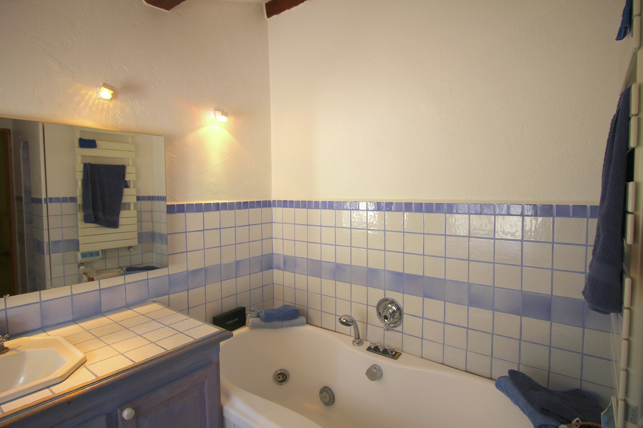 Lavagne-Bathroom