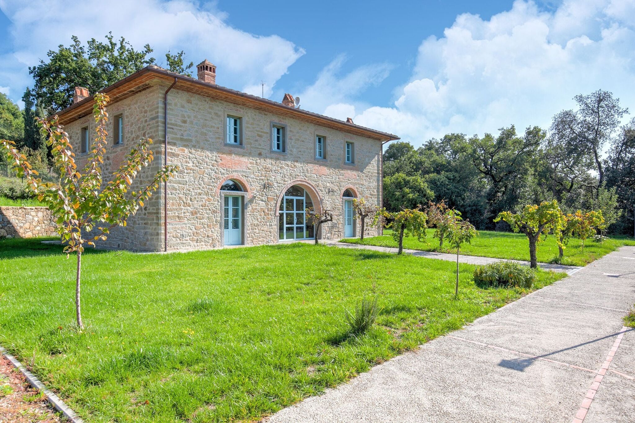 Spacious Villa in Castiglion Fiorentino Italy with Pool