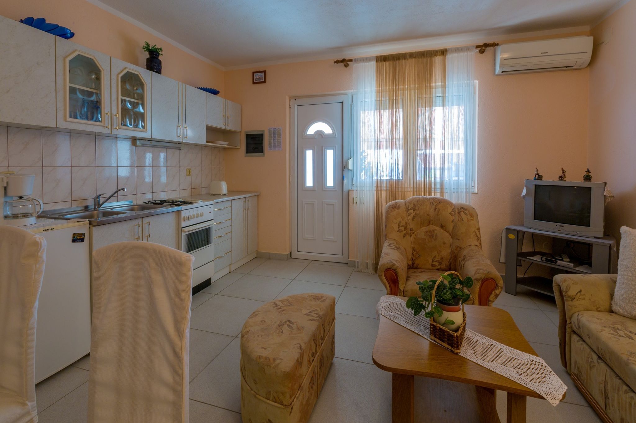 Gemütliches Appartement in Crikvenica mit Gemeinschaftspool