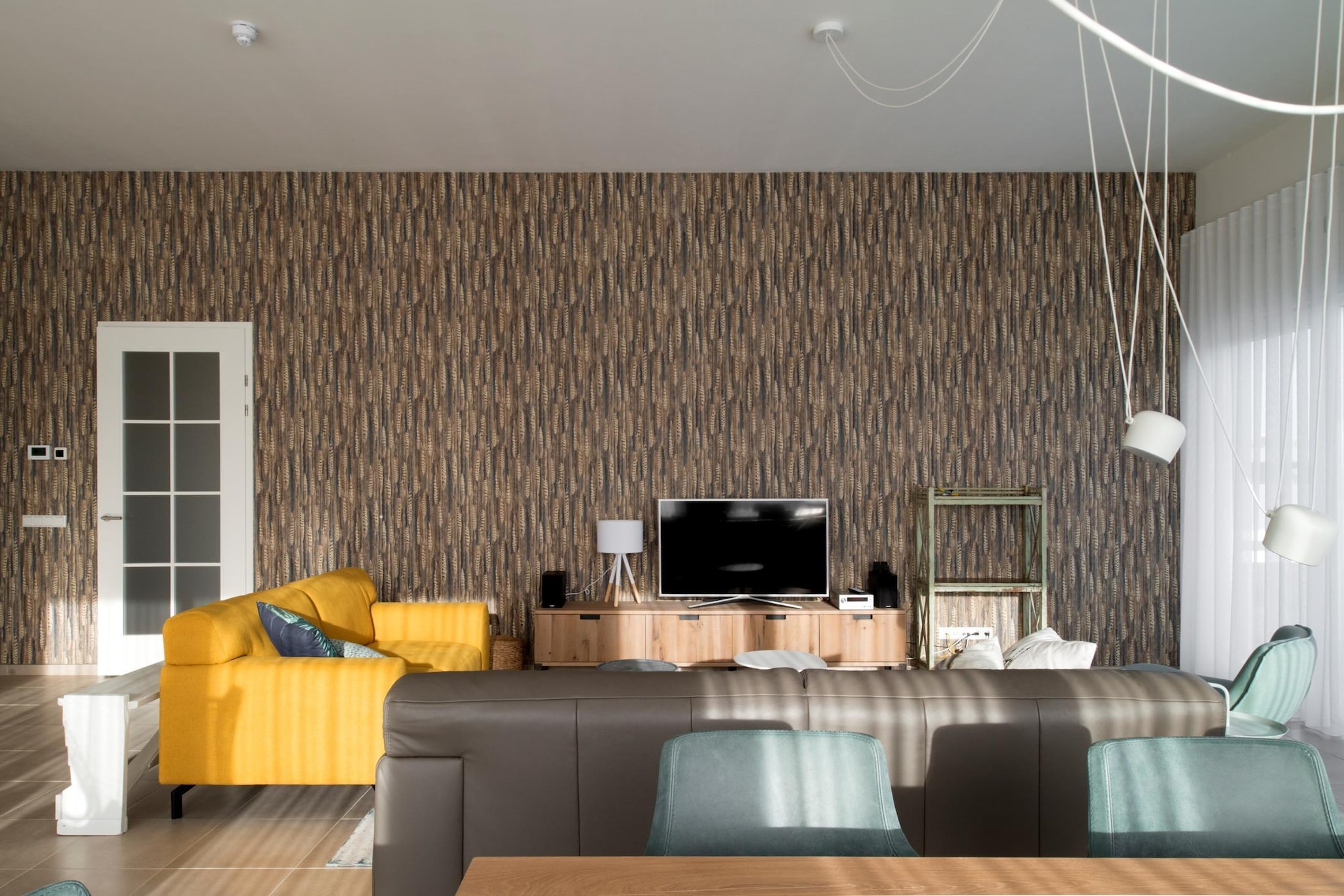 Stylish Penthouse Living by the Sea
Welcome to Duinhof Cadzand, a spacious designer penthouse just 200 meters from the beach in the elegant coastal resort of Cadzand-Bad. Located on the top floor of a modern complex with lift access from the underground garage (with two private parking spaces), this 150 mÂ² retreat is the perfect mix of style and comfort. The bright, high-ceilinged living room features floor-to-ceiling windows, a Smart TV, and an open layout leading to a sleek kitchen with a trendy concrete backsplash, island bar, and complete modern appliances. This is coastal luxury with a modern soul.

Comfort & Convenience for All
Ideal for families or couples, the penthouse offers three beautifully designed bedrooms, including two with en-suite bathrooms and plush Auping box-spring beds. A third bedroom with a solid bunk bed is perfect for kids, and there's a third bathroom with a bathtub. A washer, dryer, high chair, and cot ensure convenience for extended stays. Relax on one of two sunny balconies or enjoy the private beach cabin (Mayâ€“September), just steps away, where you can store all your seaside essentials.

Explore Cadzand & Coastal Delights
You're perfectly positioned to enjoy Cadzandâ€™s pristine beaches, elegant boutiques, and wellness spas. Dine at local favorites like AIRrepublic by Sergio Herman or enjoy beachfront bites at Strandpaviljoen De Piraat. 

Note: Due to maintenance work, the swimming pool at Noordzee RÃ©sidence Cadzand-Bad will be closed from 1 December to 5 December 2025, until 3:00 p.m. If you are travelling by car, we kindly ask that you park your vehicle at your accommodation.
