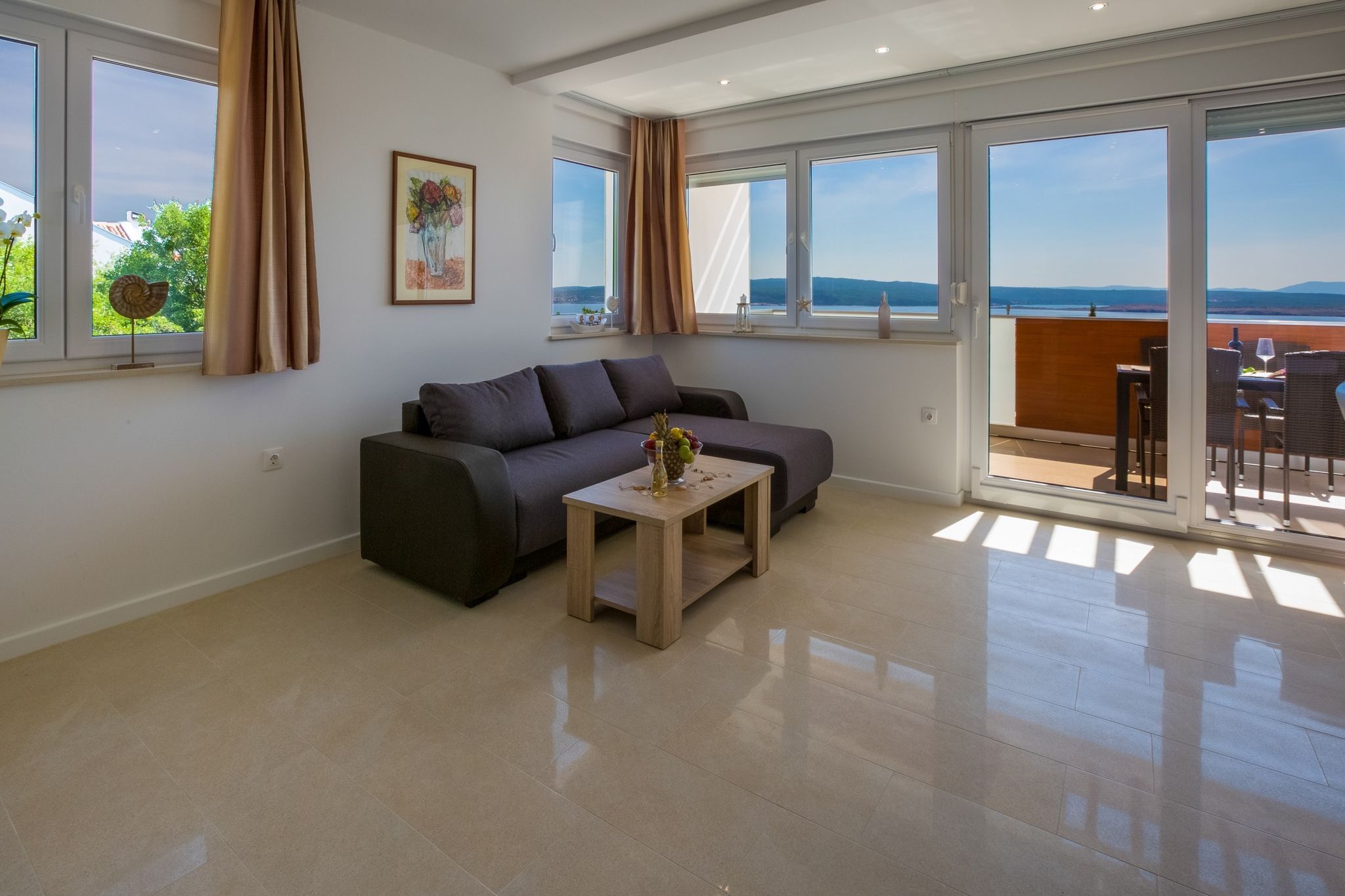 Comfortabel villa-appartement met zwembad en uitzicht op zee!