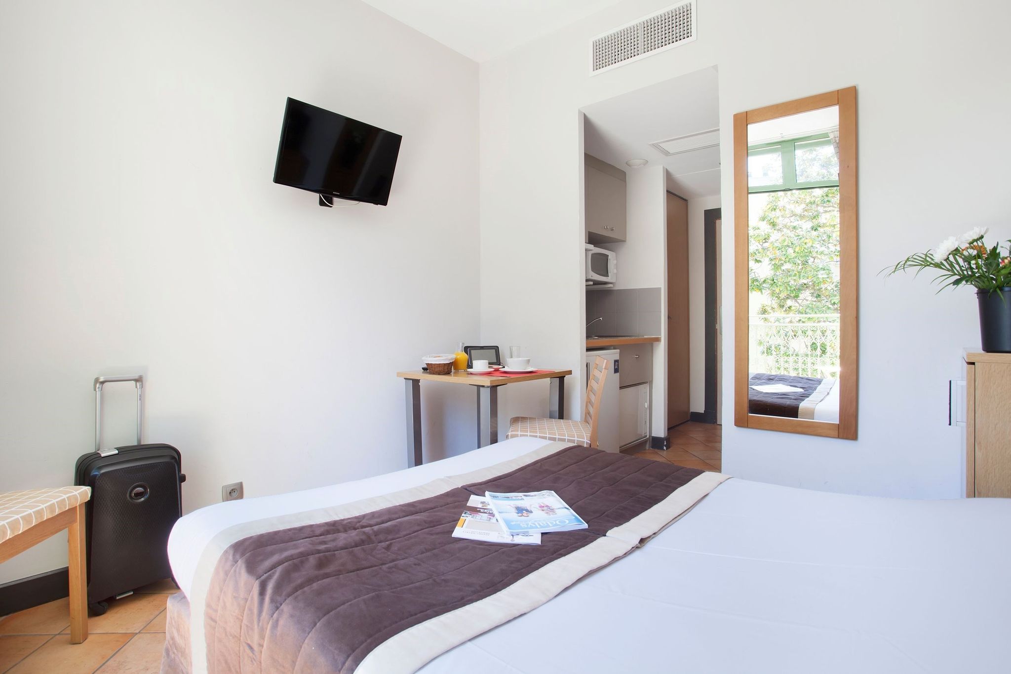Simplistic Apartment in Nice for Family near Seabeach