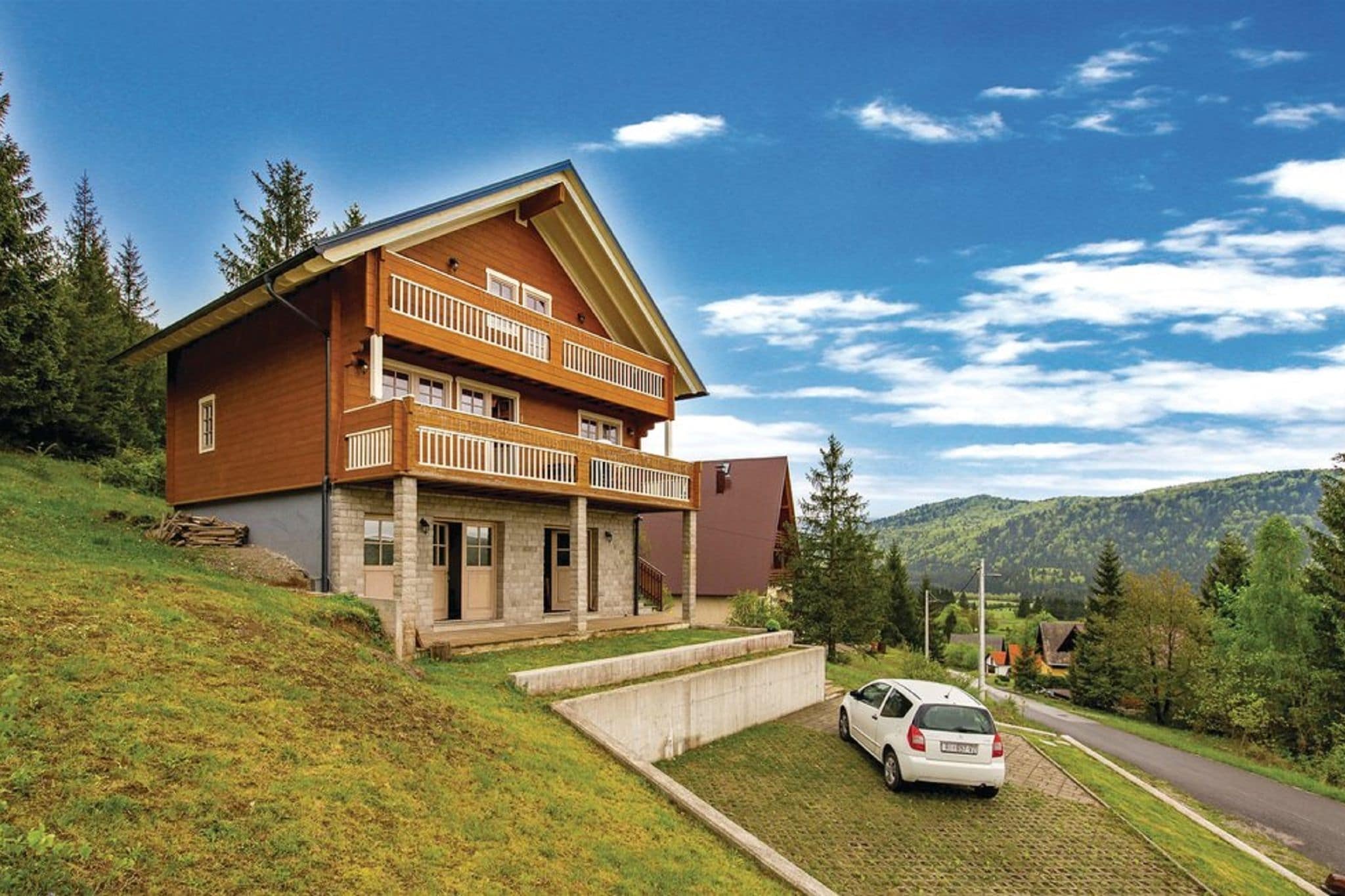 Geräumiges Ferienhaus in Ravna Gora mit Terrasse