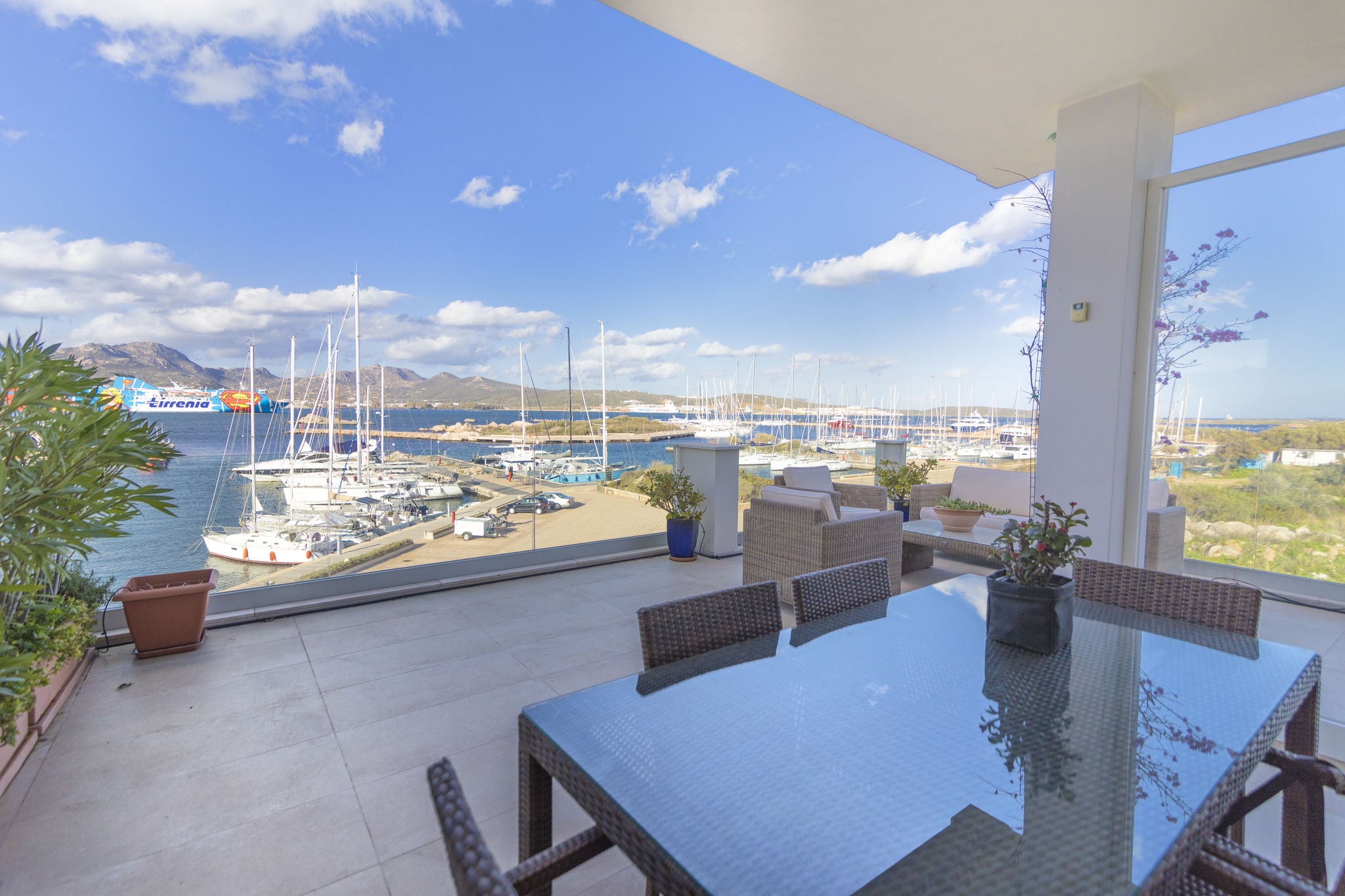 Luxuriöses Appartement auf Sardinien mit Veranda