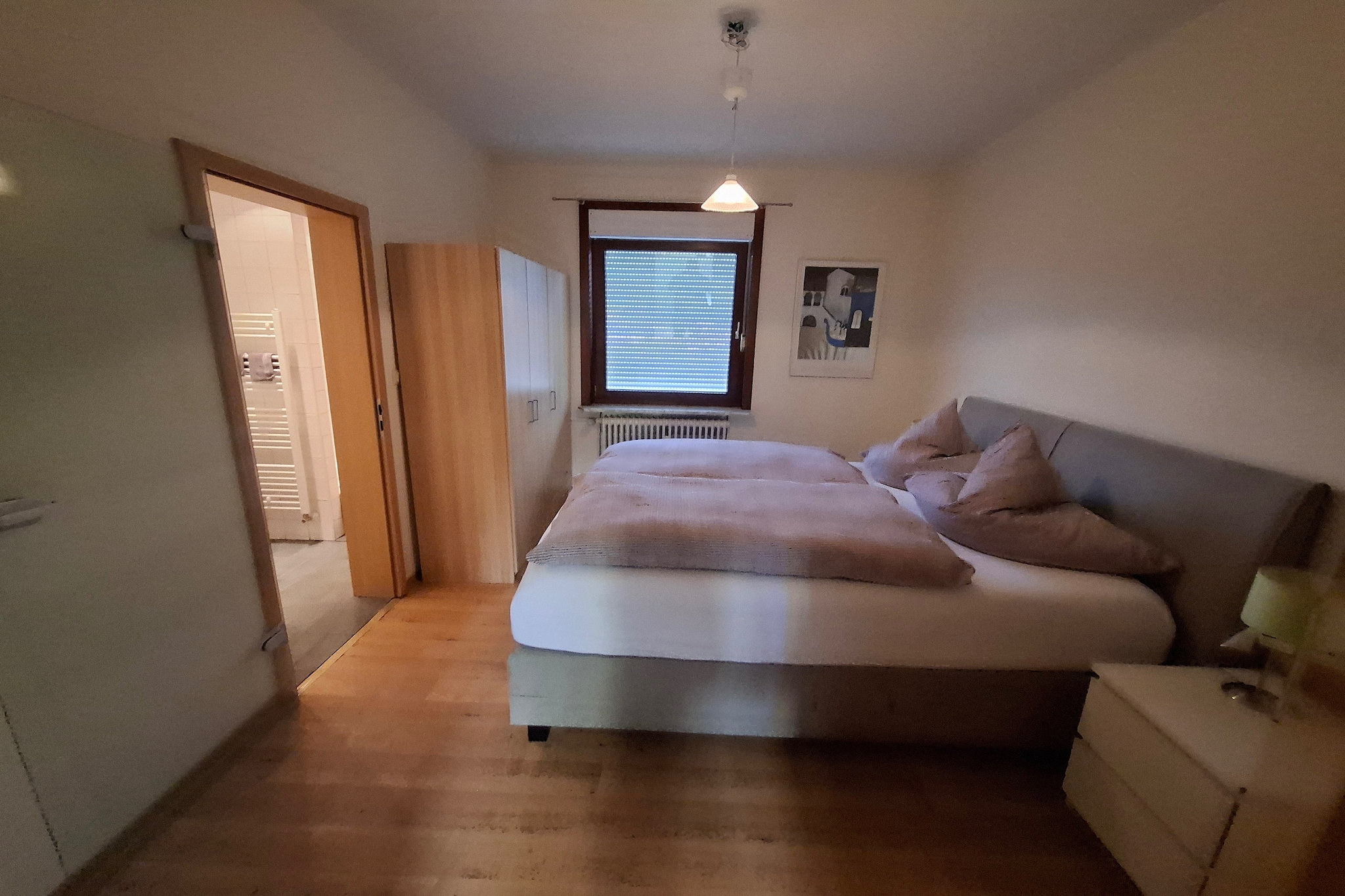 Ground floor: (Entrance, Living room(TV, DVD player, radio), Large kitchen(cooker(4 ring stoves), microwave, fridge-freezer), bedroom(double bed), bedroom(2x single bed), bedroom(2x single bed), bathroom(shower, washbasin, toilet), bathroom(shower, washbasin), toilet, Landing)\n\ngrill, heating(central), terrace, garden(shared with other guests, fenced), garden furniture, parking, children\'s bed, high chair